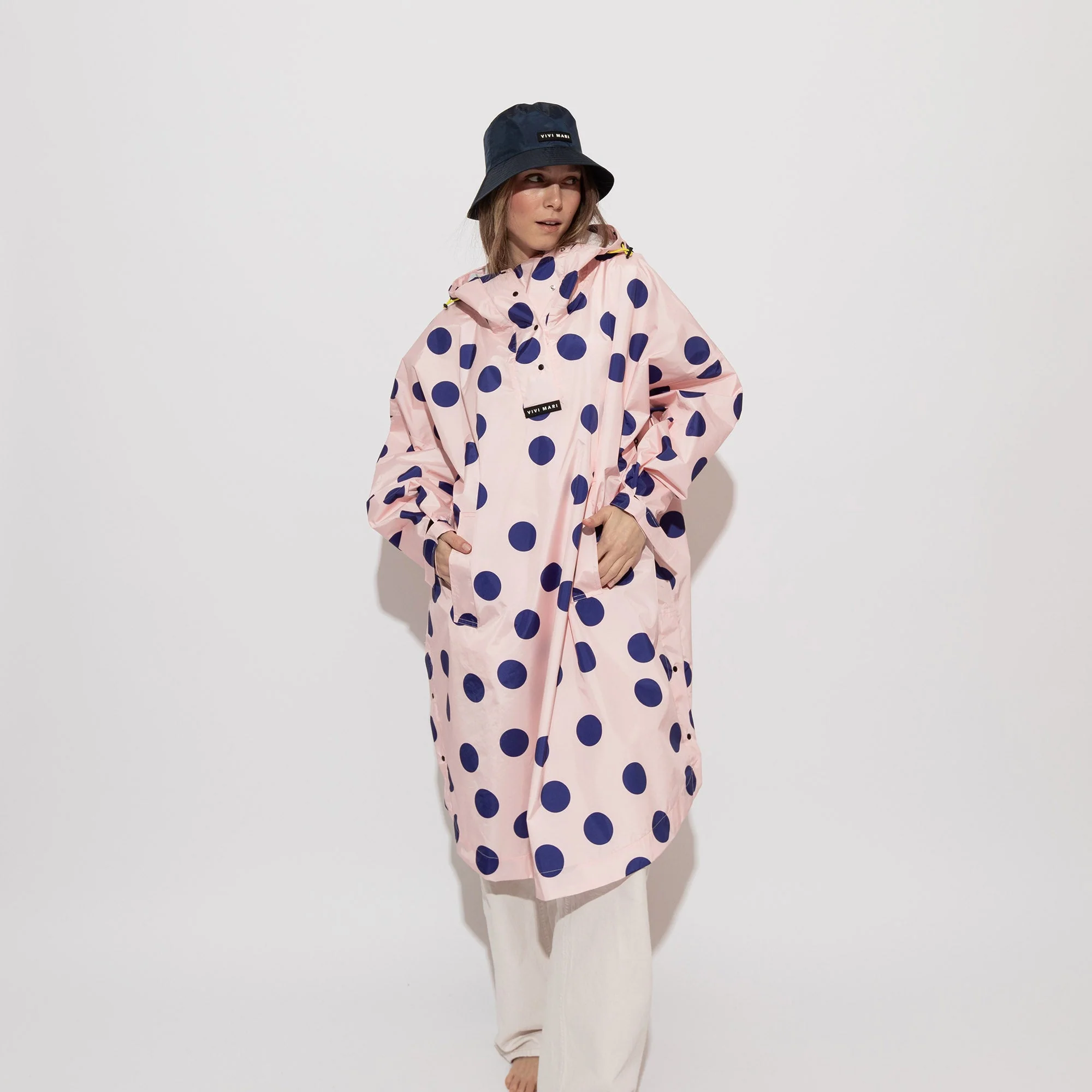 Raincoat dots powder/blue - Image 4