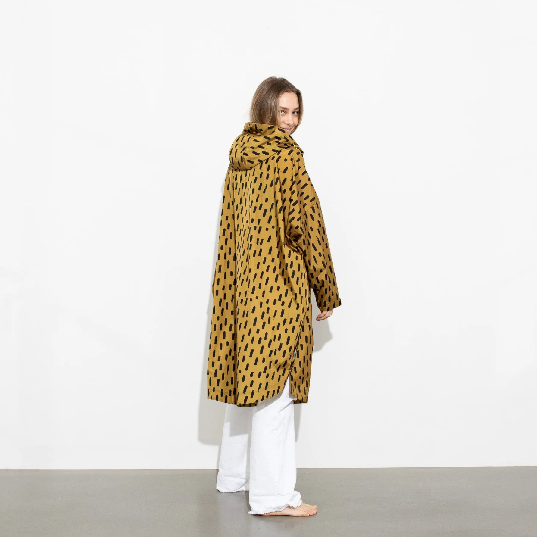 Raincoat drops mustard/black - Image 16