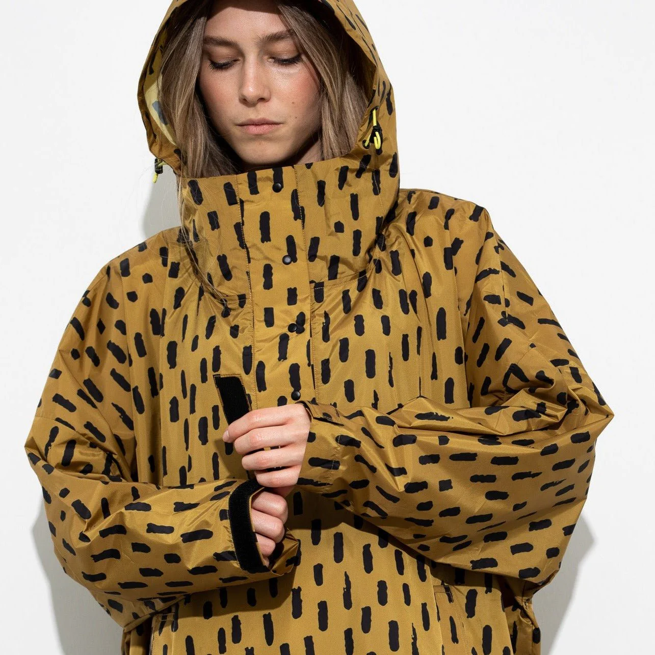Raincoat drops mustard/black - Image 8