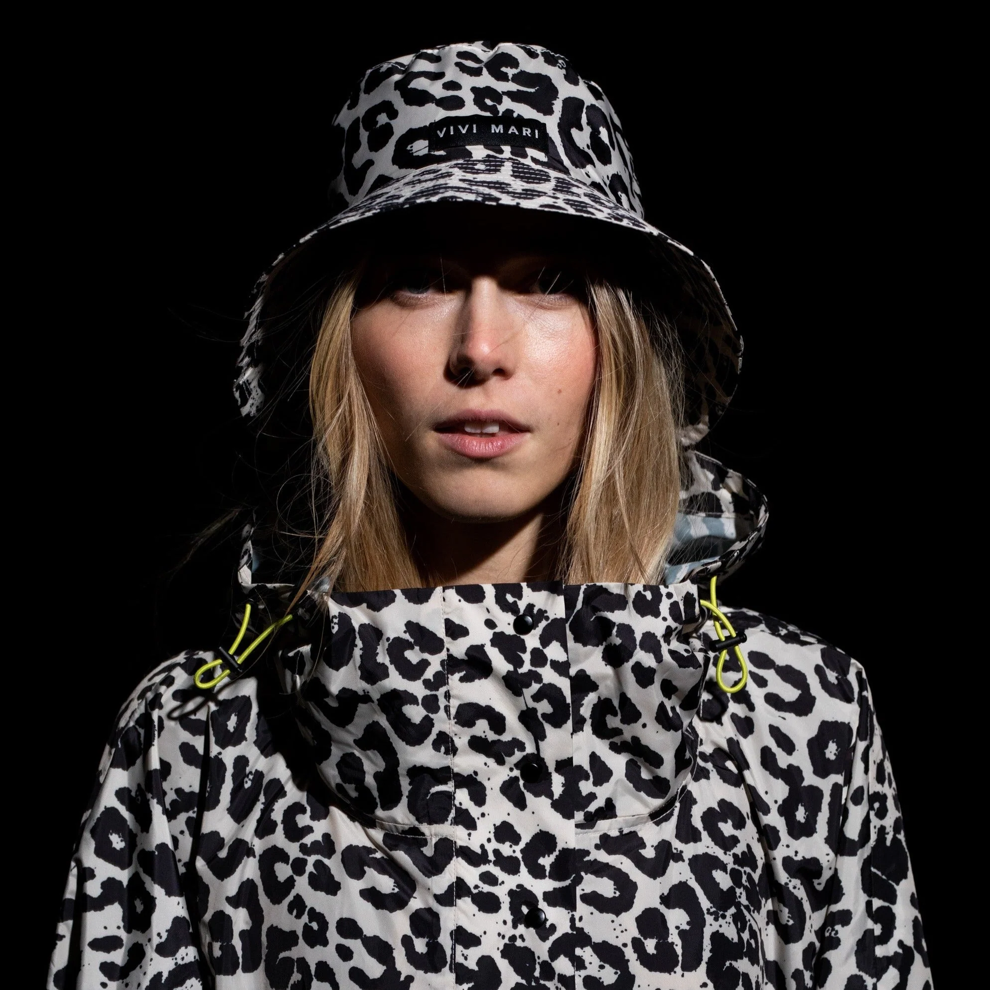 Raincoat leo splashes black/sand - Image 26