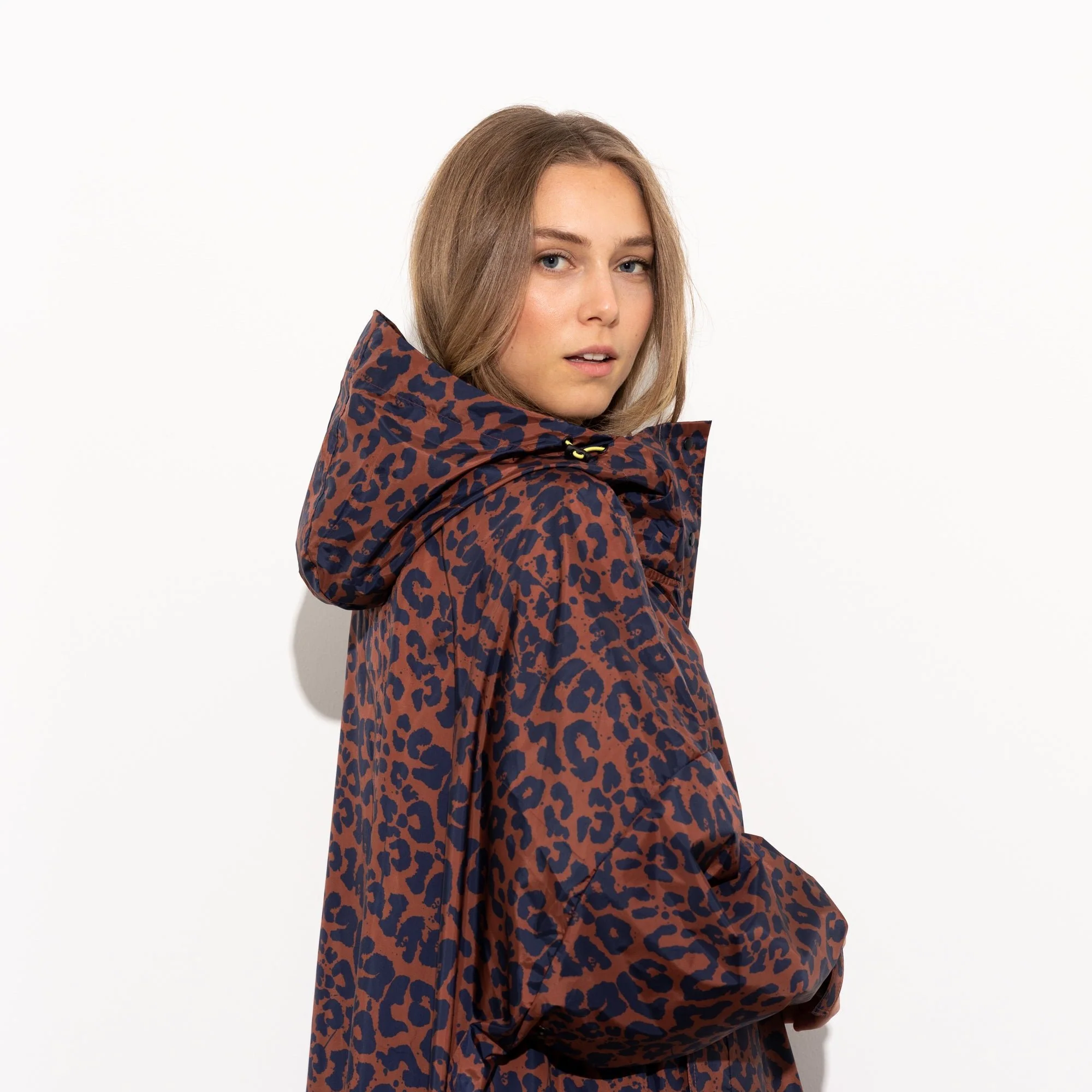 Raincoat leo splashes navy/rust - Image 14