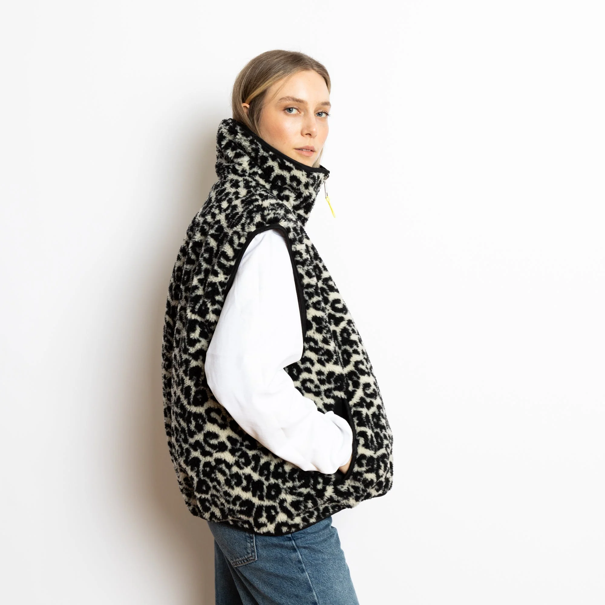 Reversible Bomber Vest - black/leo black-sand - Image 12