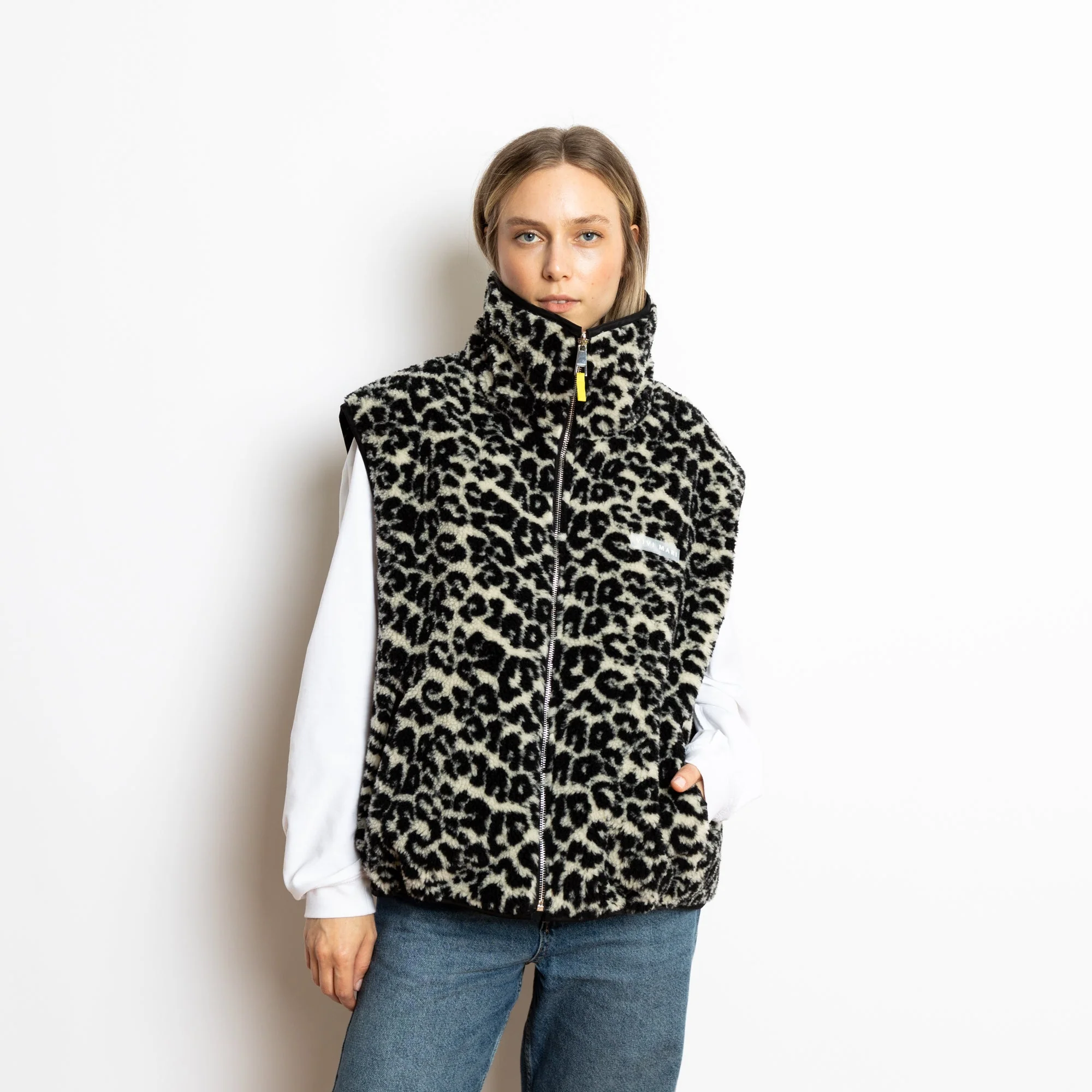 Reversible Bomber Vest - black/leo black-sand - Image 8
