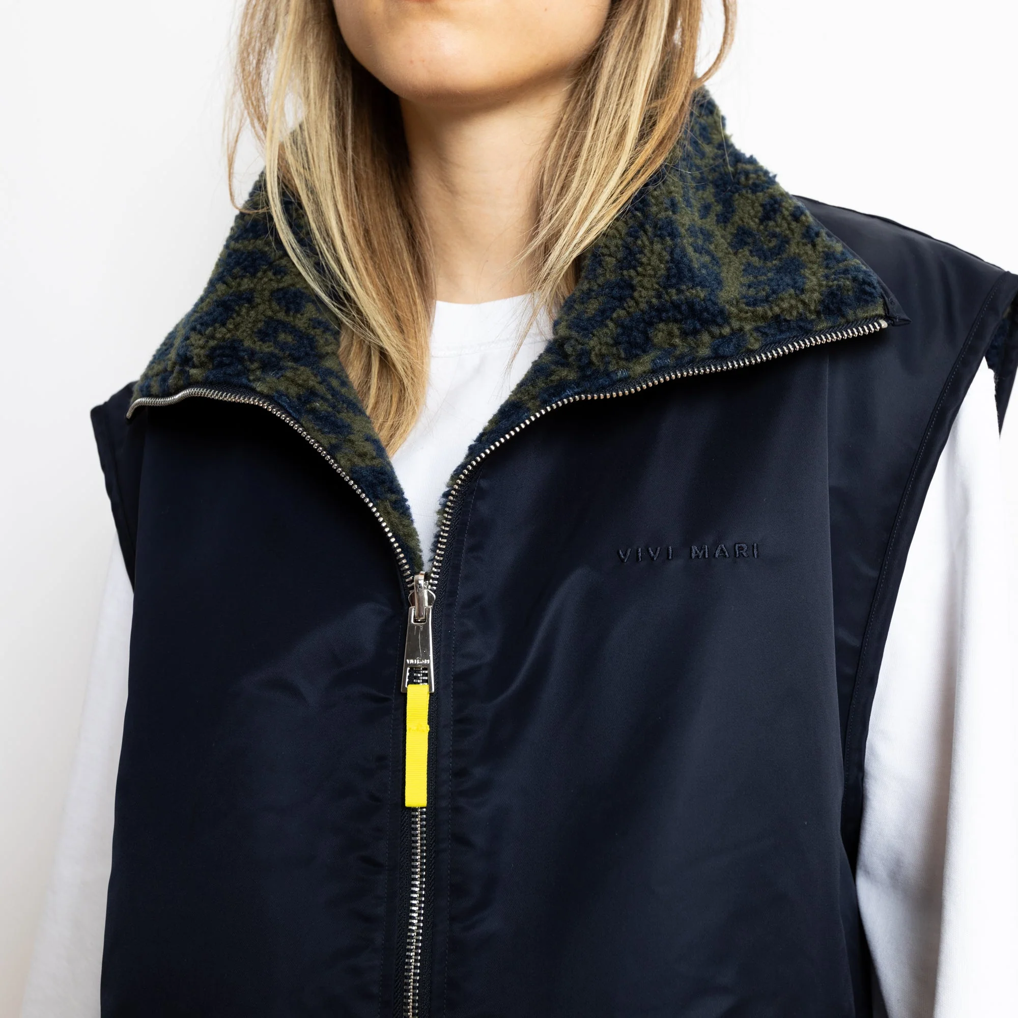 Reversible Bomber Vest - navy/leo navy-olive - Image 12
