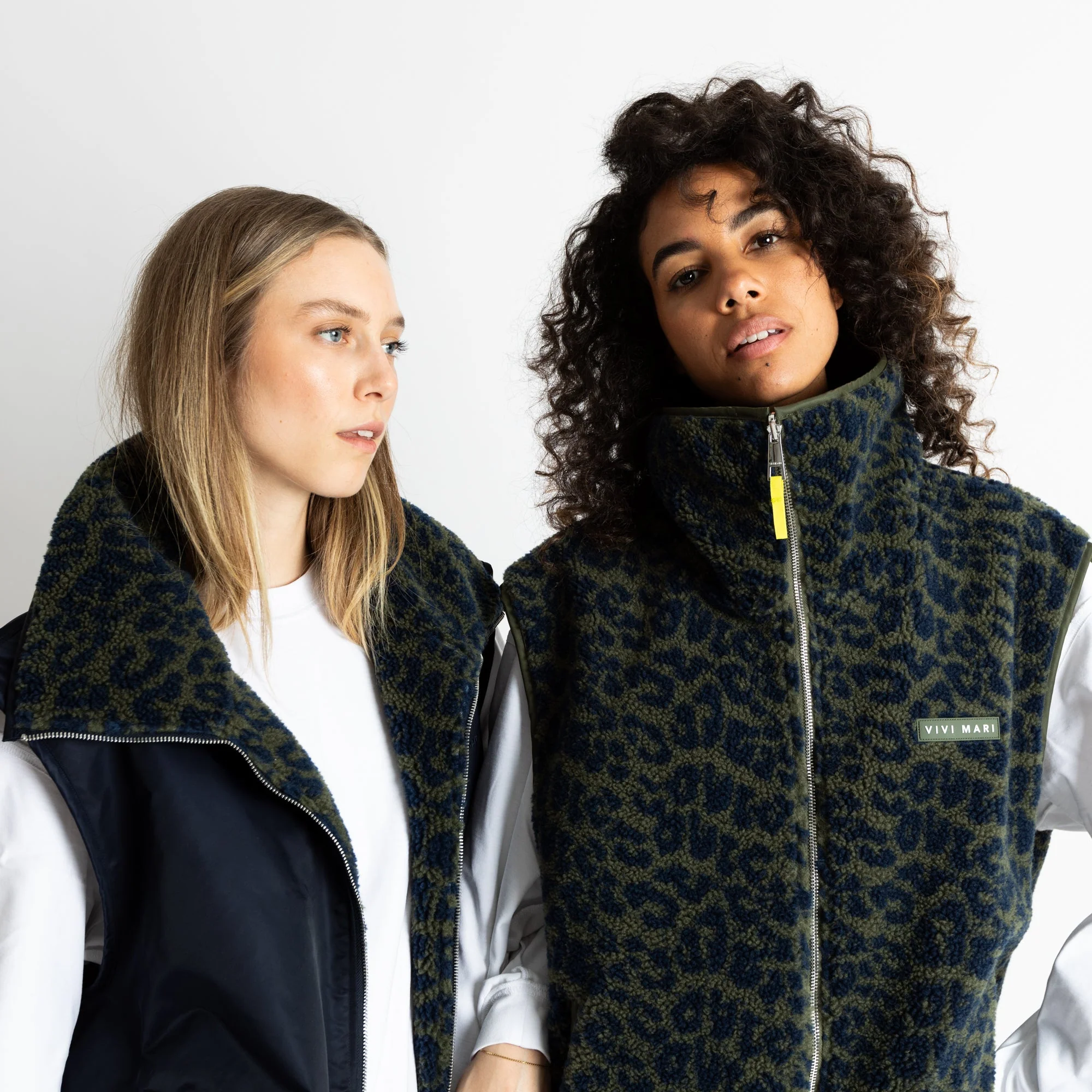 Reversible Bomber Vest - navy/leo navy-olive - Image 14