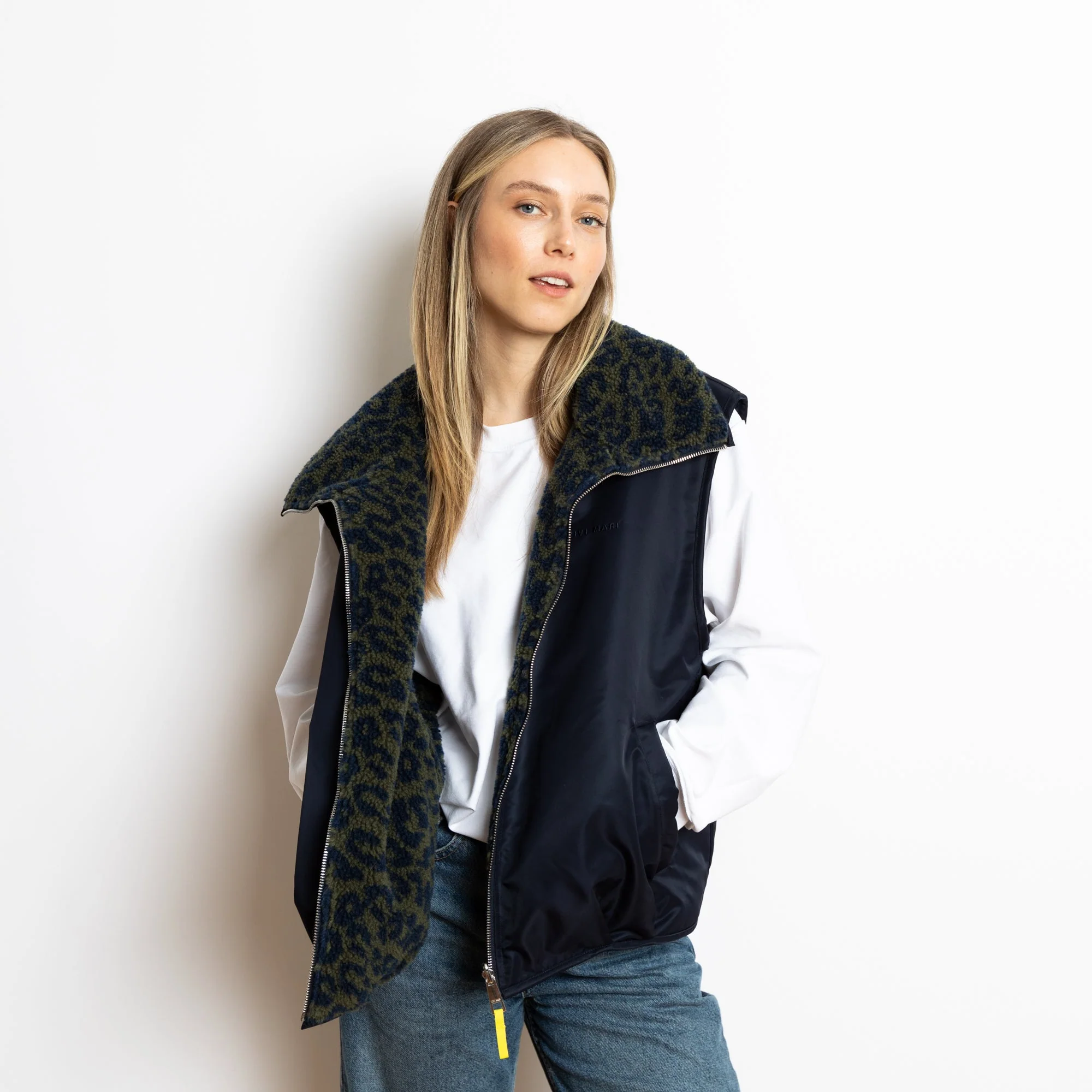 Reversible Bomber Vest - navy/leo navy-olive - Image 15