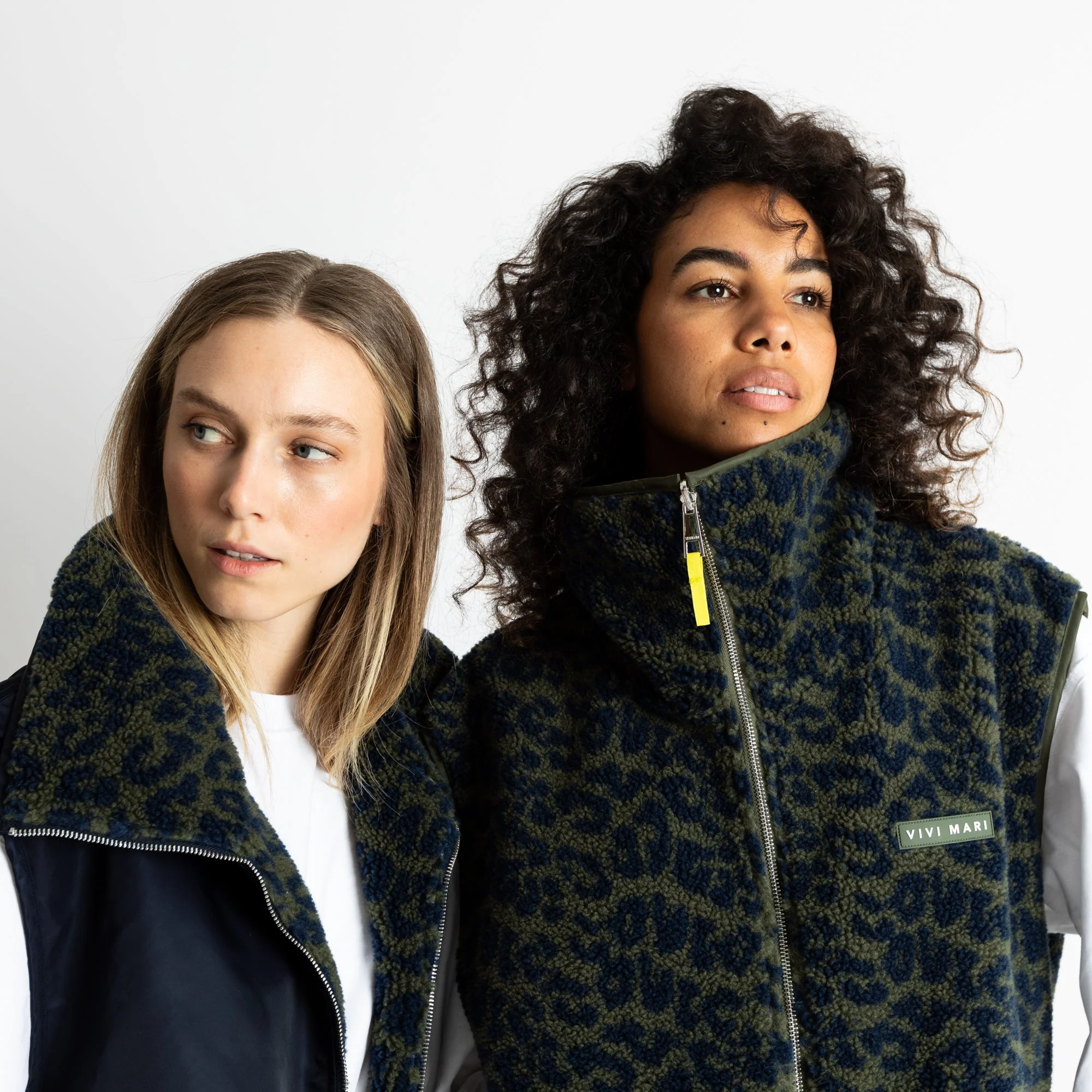 Reversible Bomber Vest - navy/leo navy-olive - Image 16