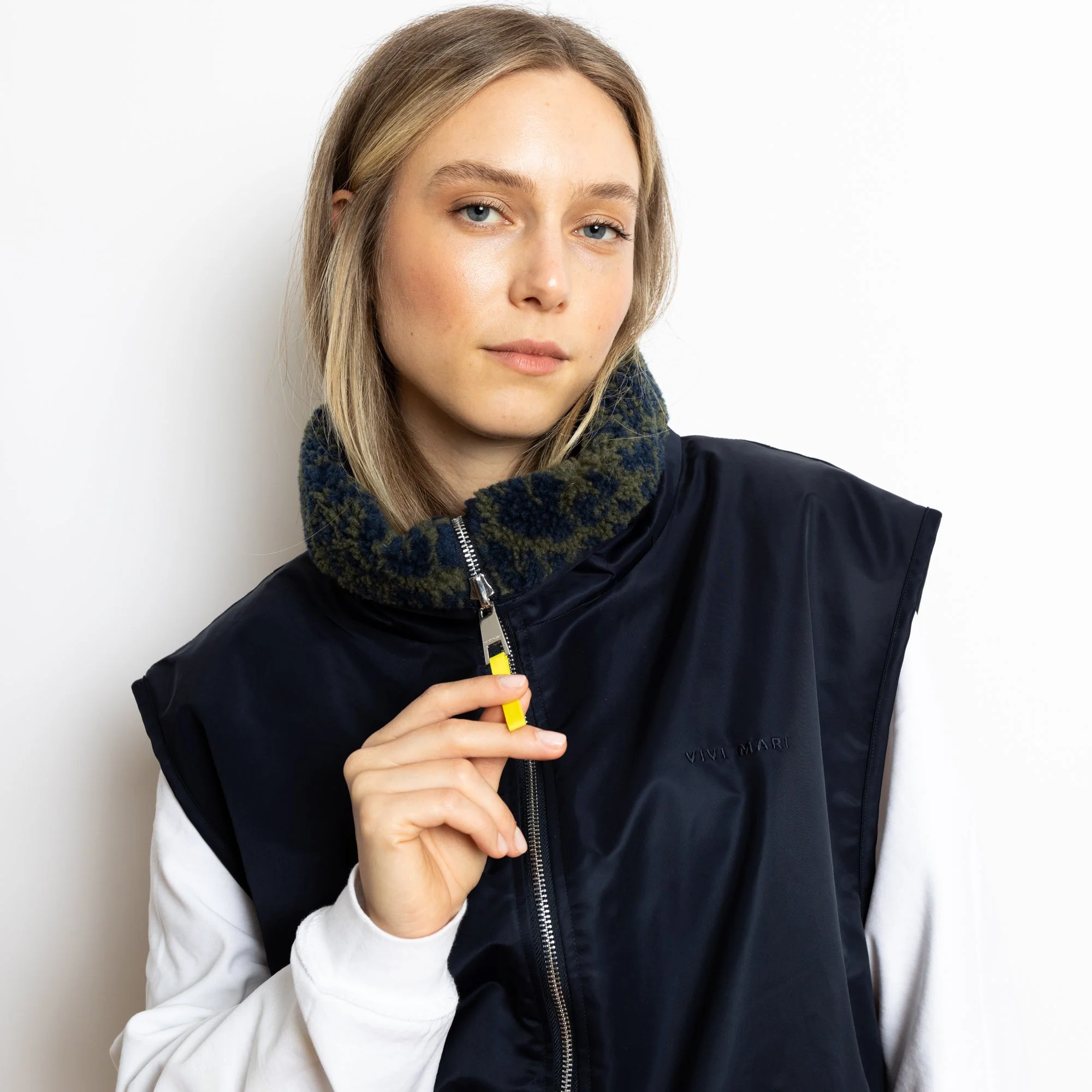 Reversible Bomber Vest - navy/leo navy-olive - Image 17