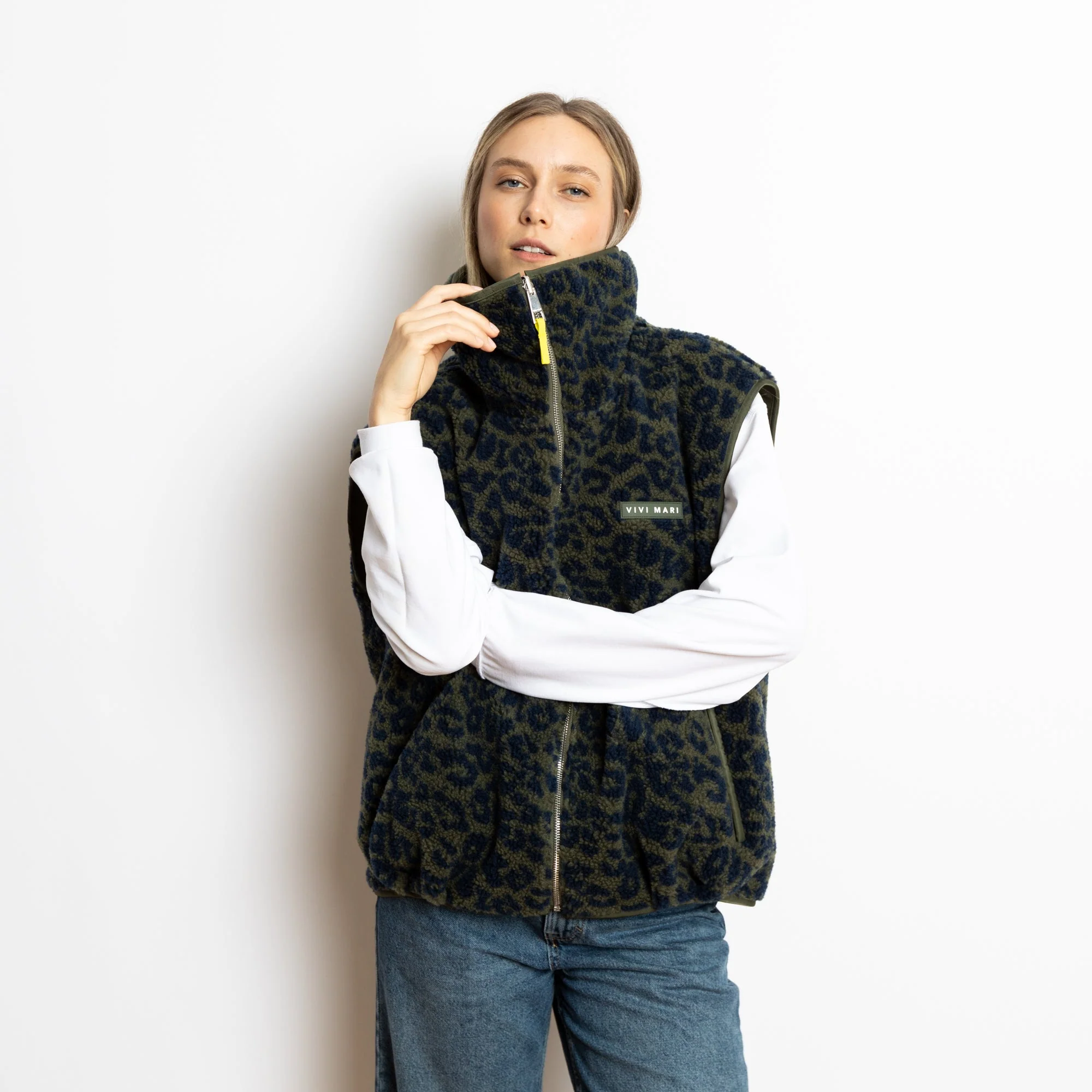 Reversible Bomber Vest - olive/leo navy-olive - Image 4