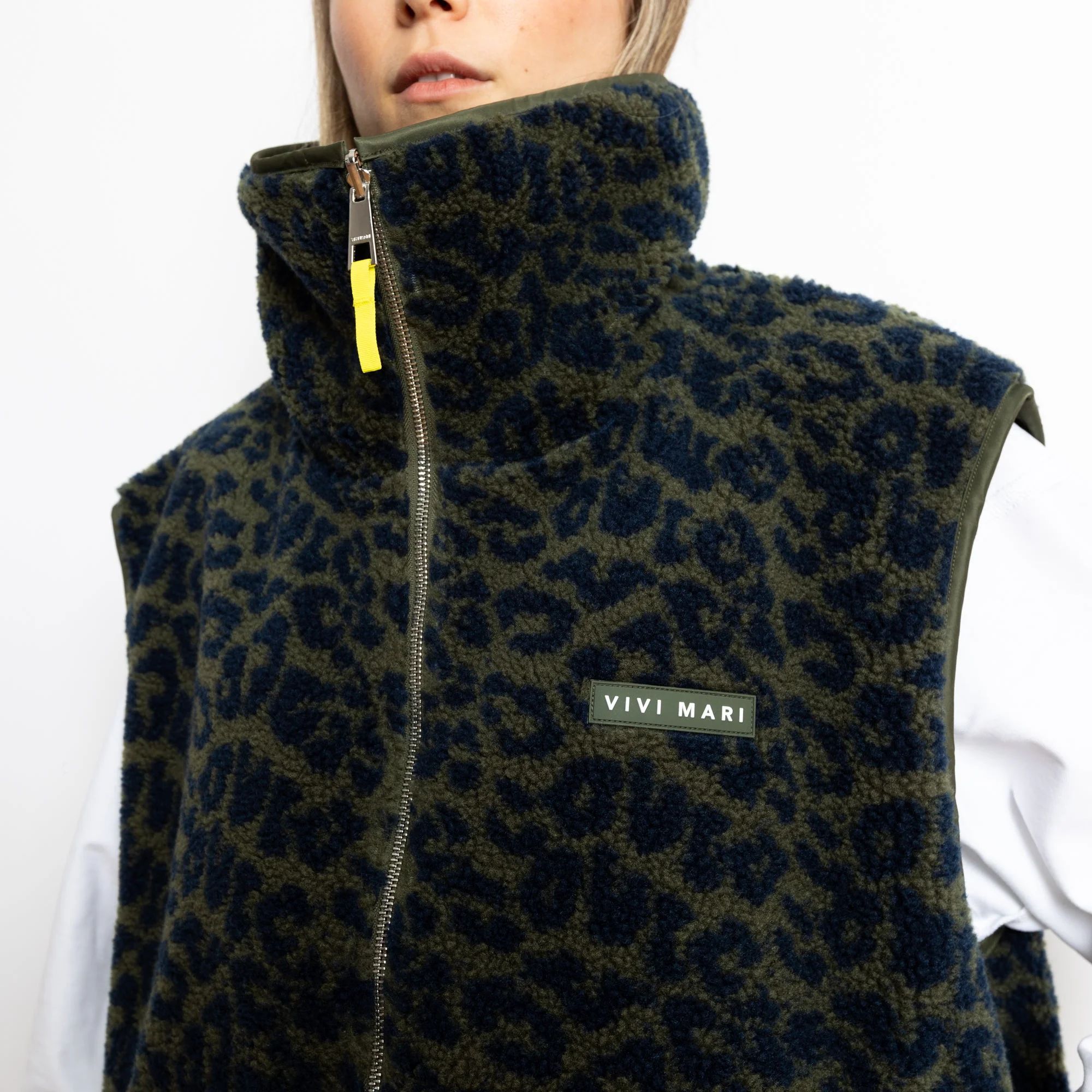 Reversible Bomber Vest - olive/leo navy-olive - Image 8