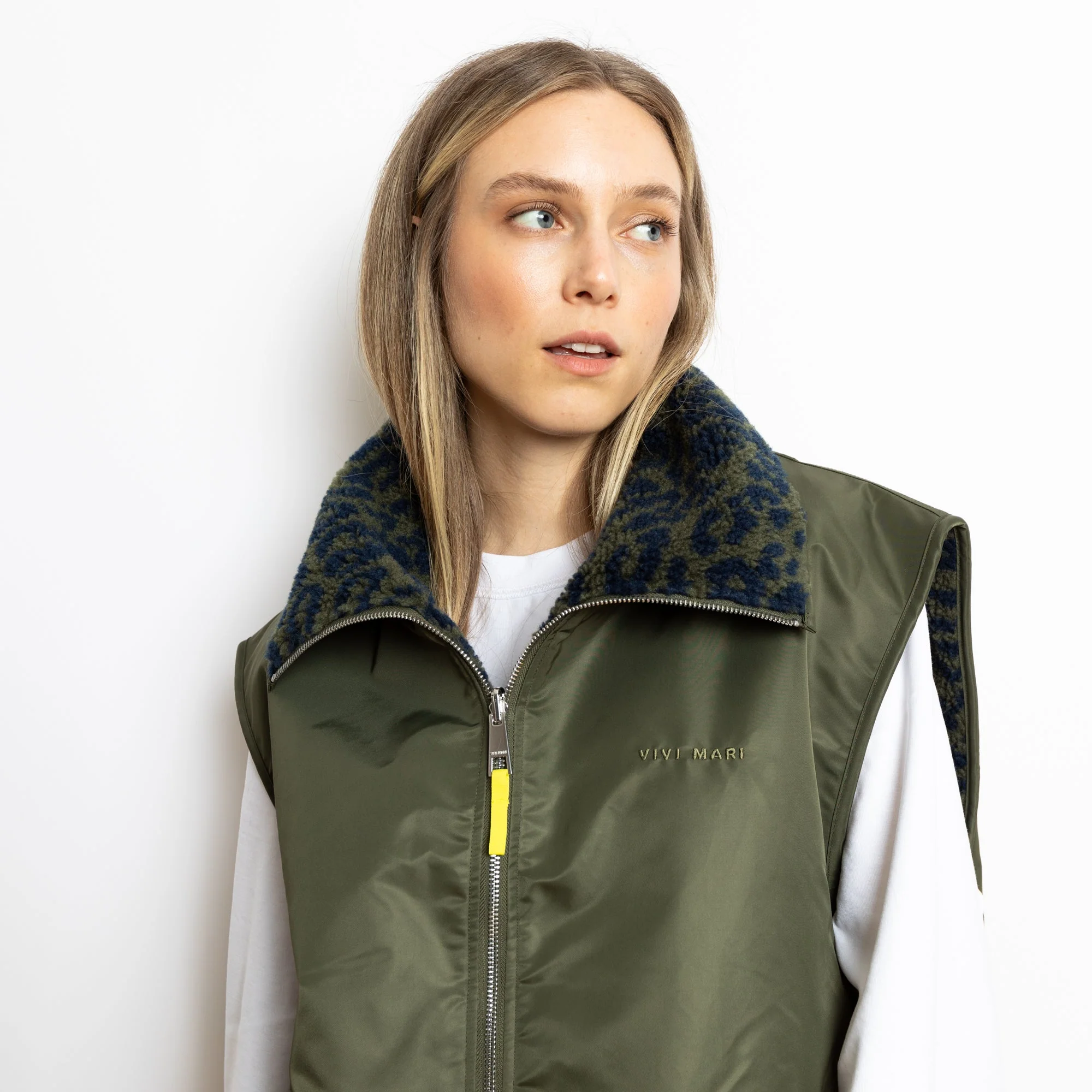 Reversible Bomber Vest - olive/leo navy-olive - Image 9