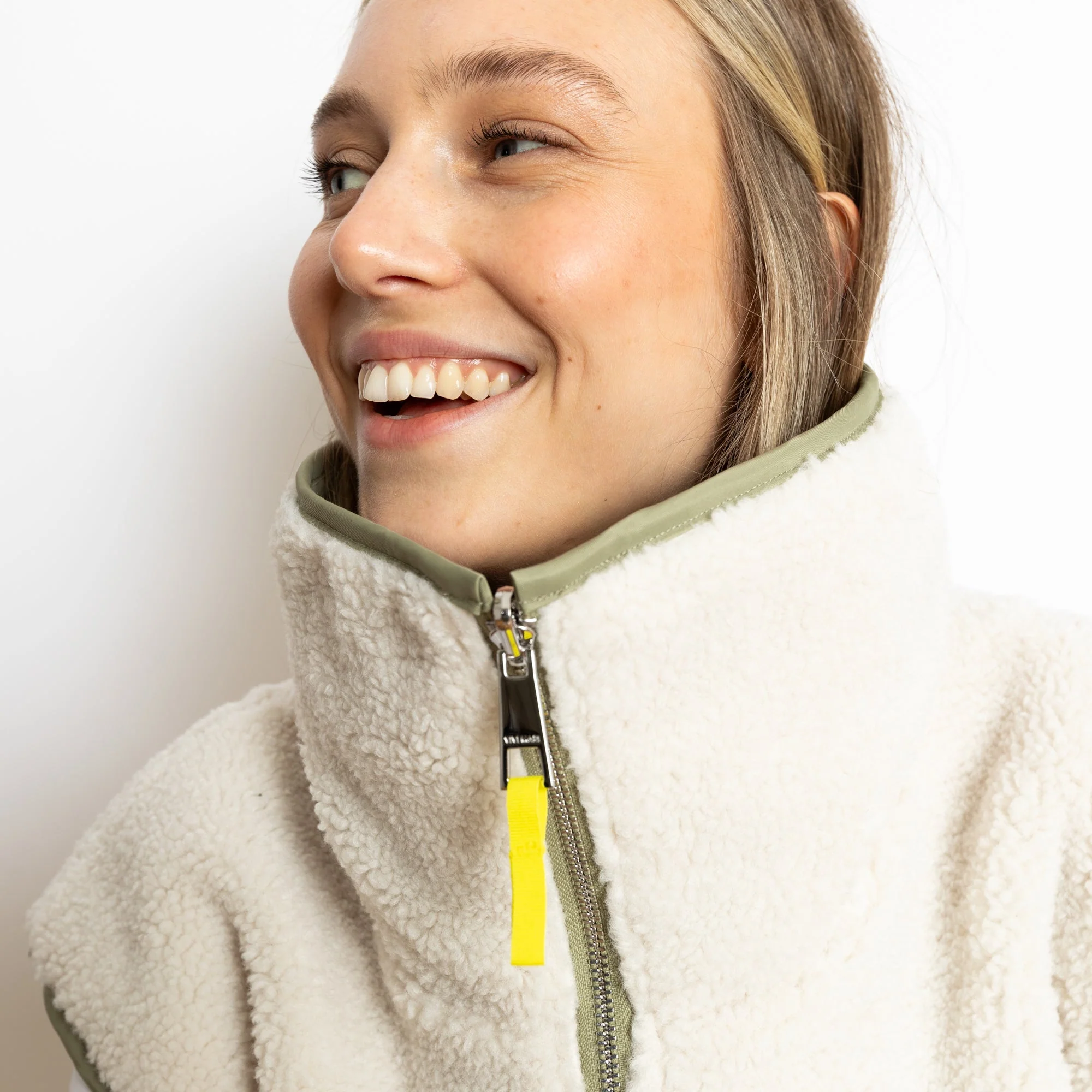 Reversible Bomber Vest - pale olive/sand - Image 15