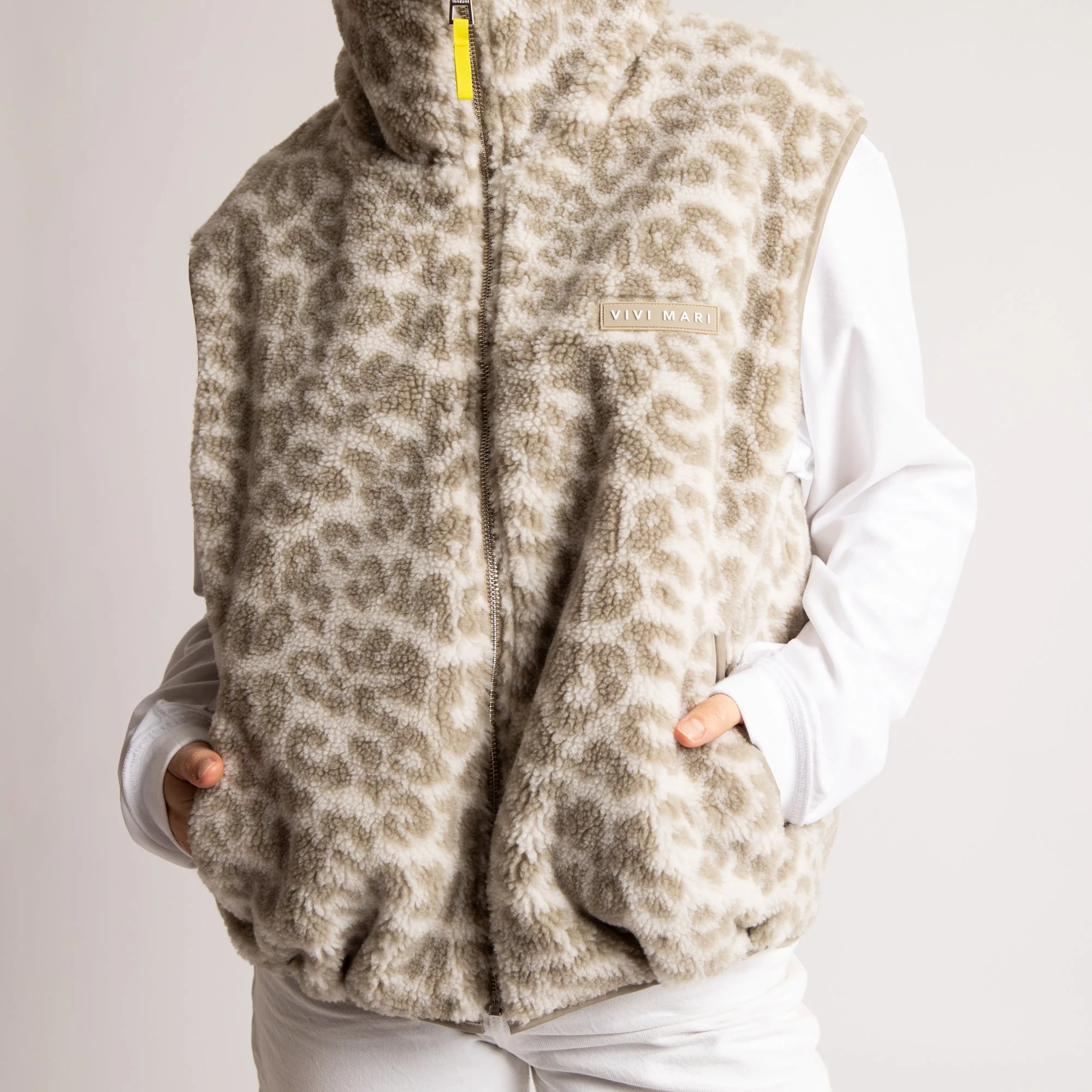 Reversible Bomber Vest - stone/leo sand-stone - Image 10