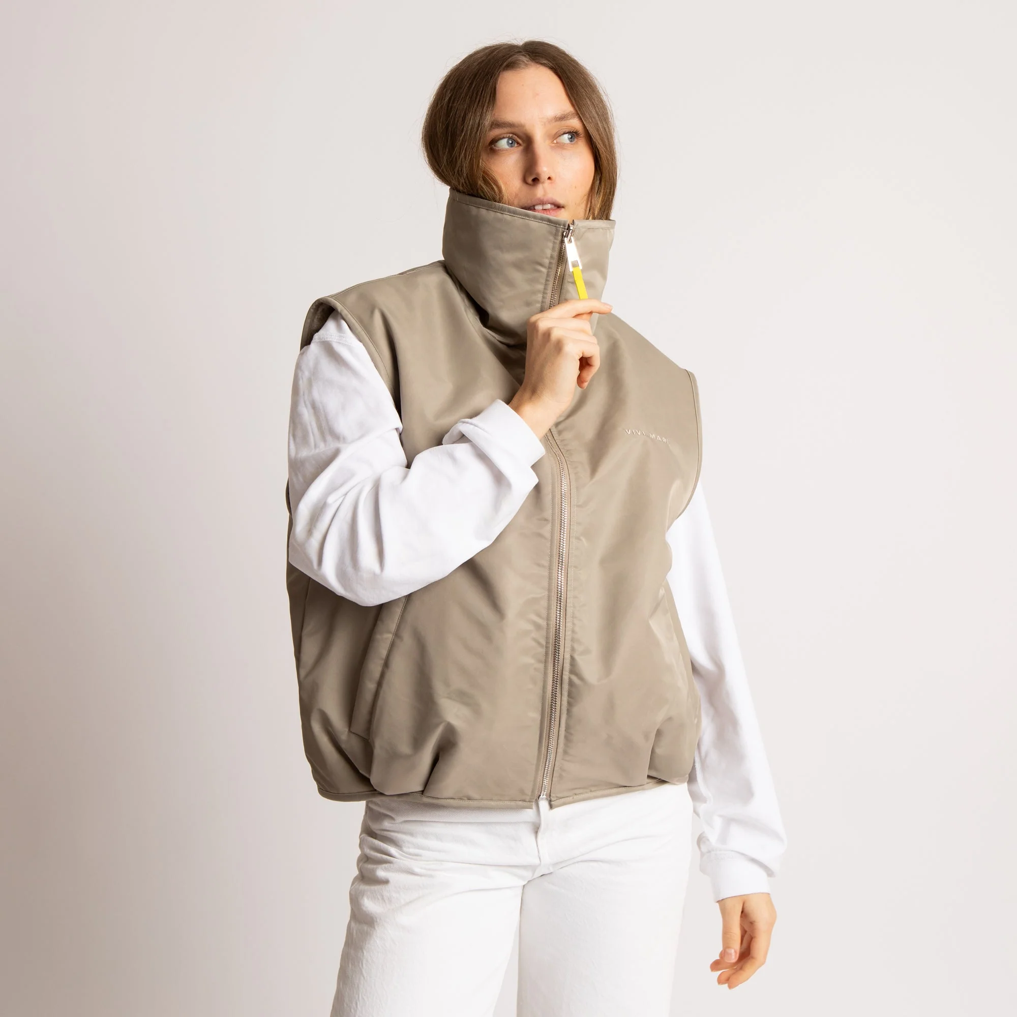 Reversible Bomber Vest - stone/leo sand-stone - Image 3