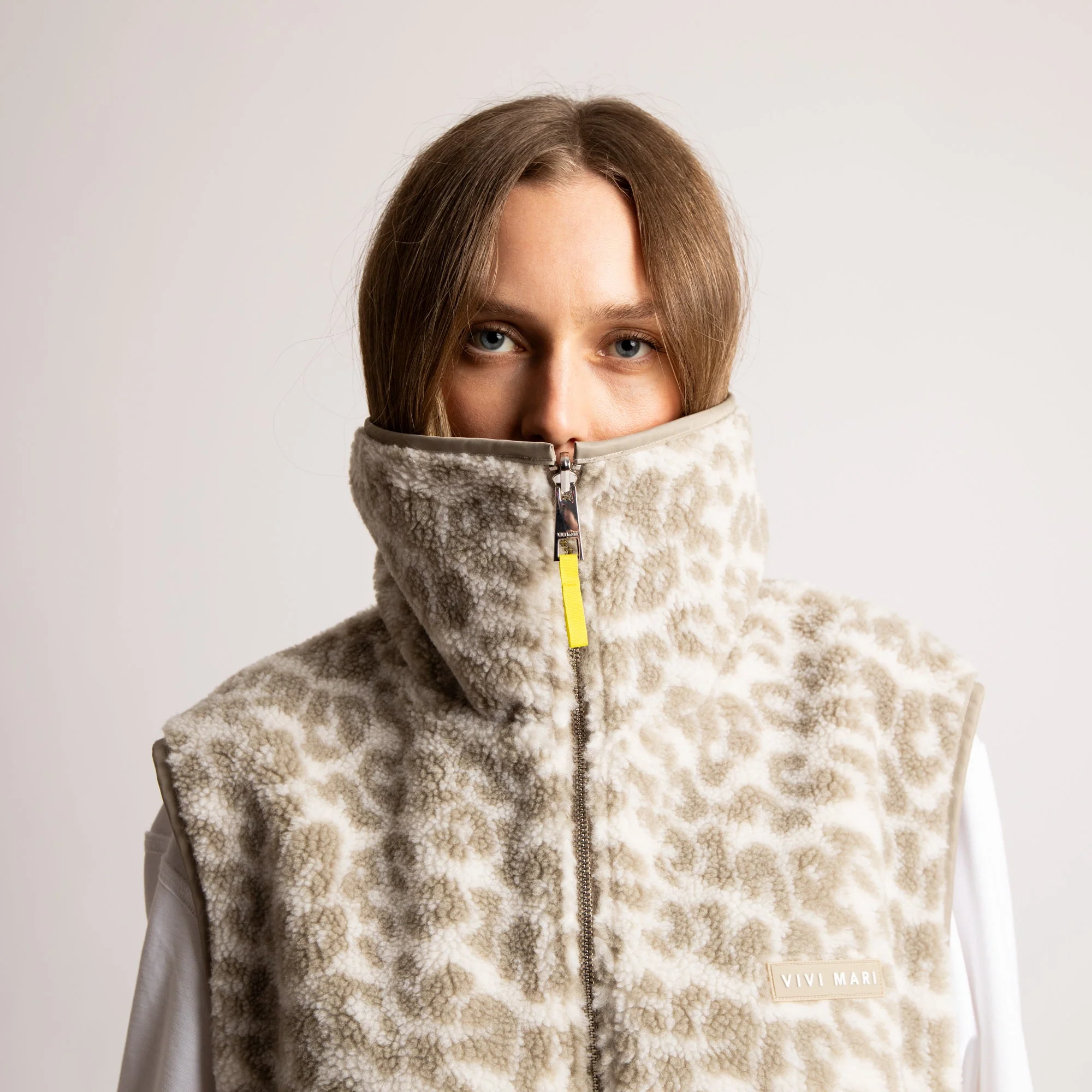 Reversible Bomber Vest - stone/leo sand-stone - Image 4