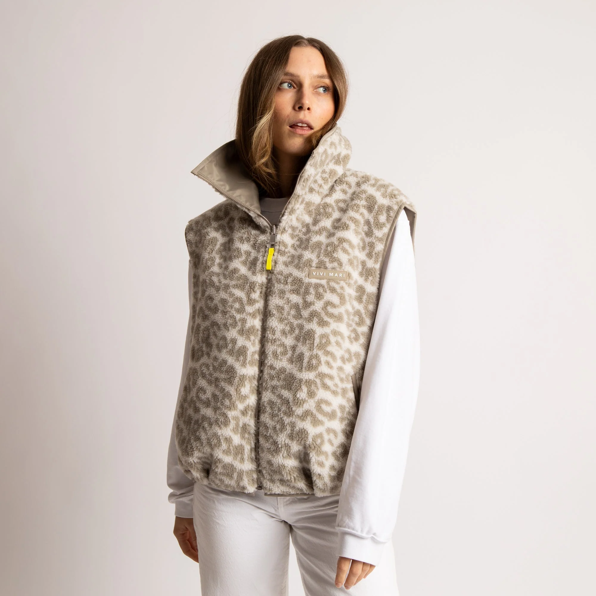 Reversible Bomber Vest - stone/leo sand-stone - Image 6