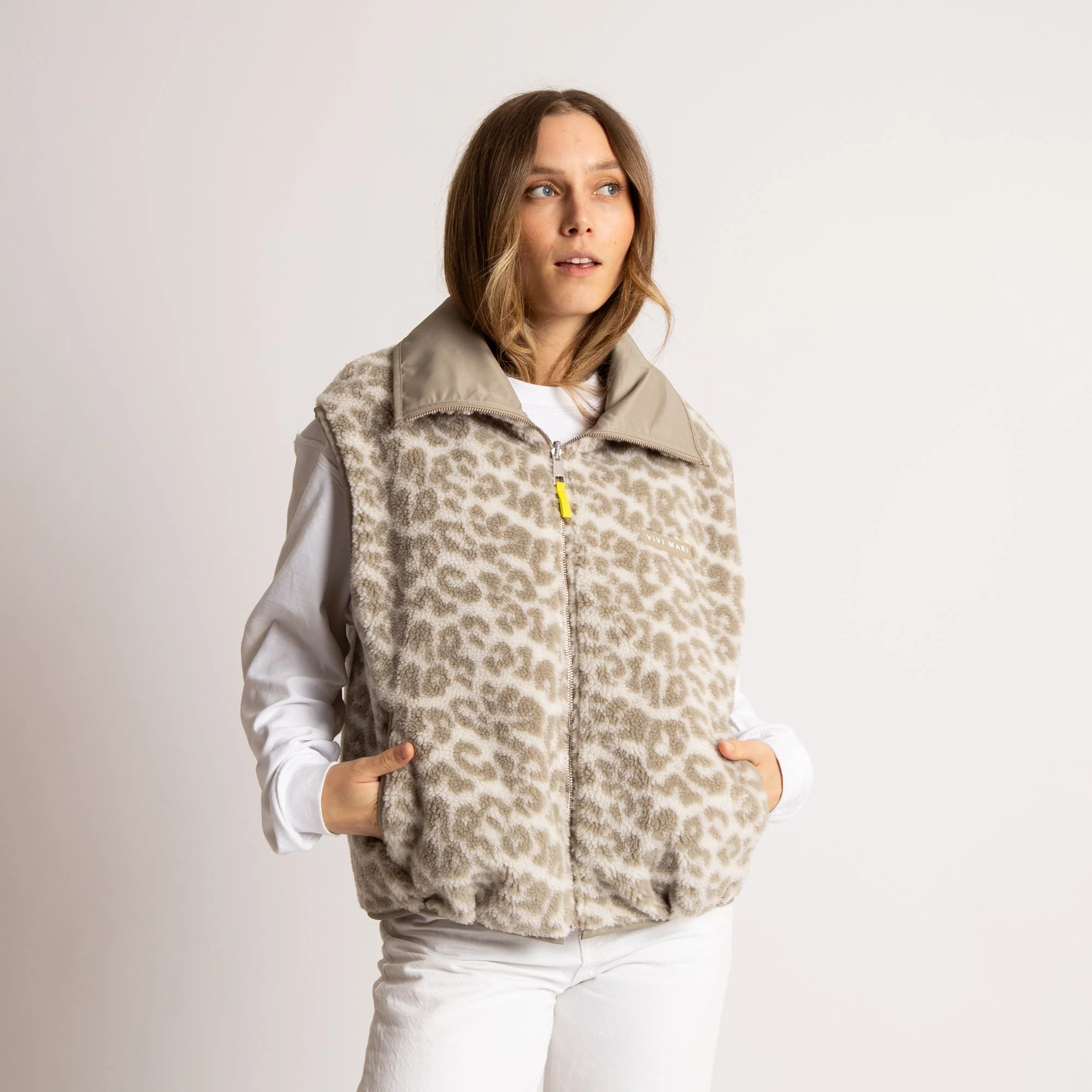 Reversible Bomber Vest - stone/leo sand-stone - Image 8