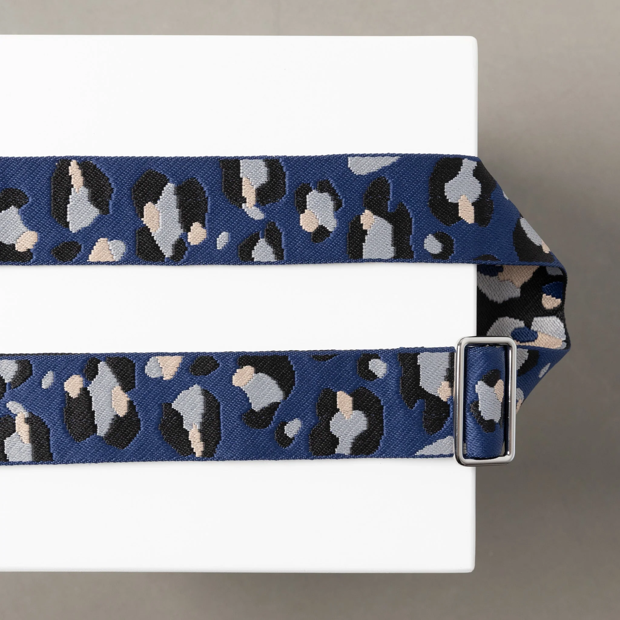 strap abstract leopard blue/black - tan - Image 7