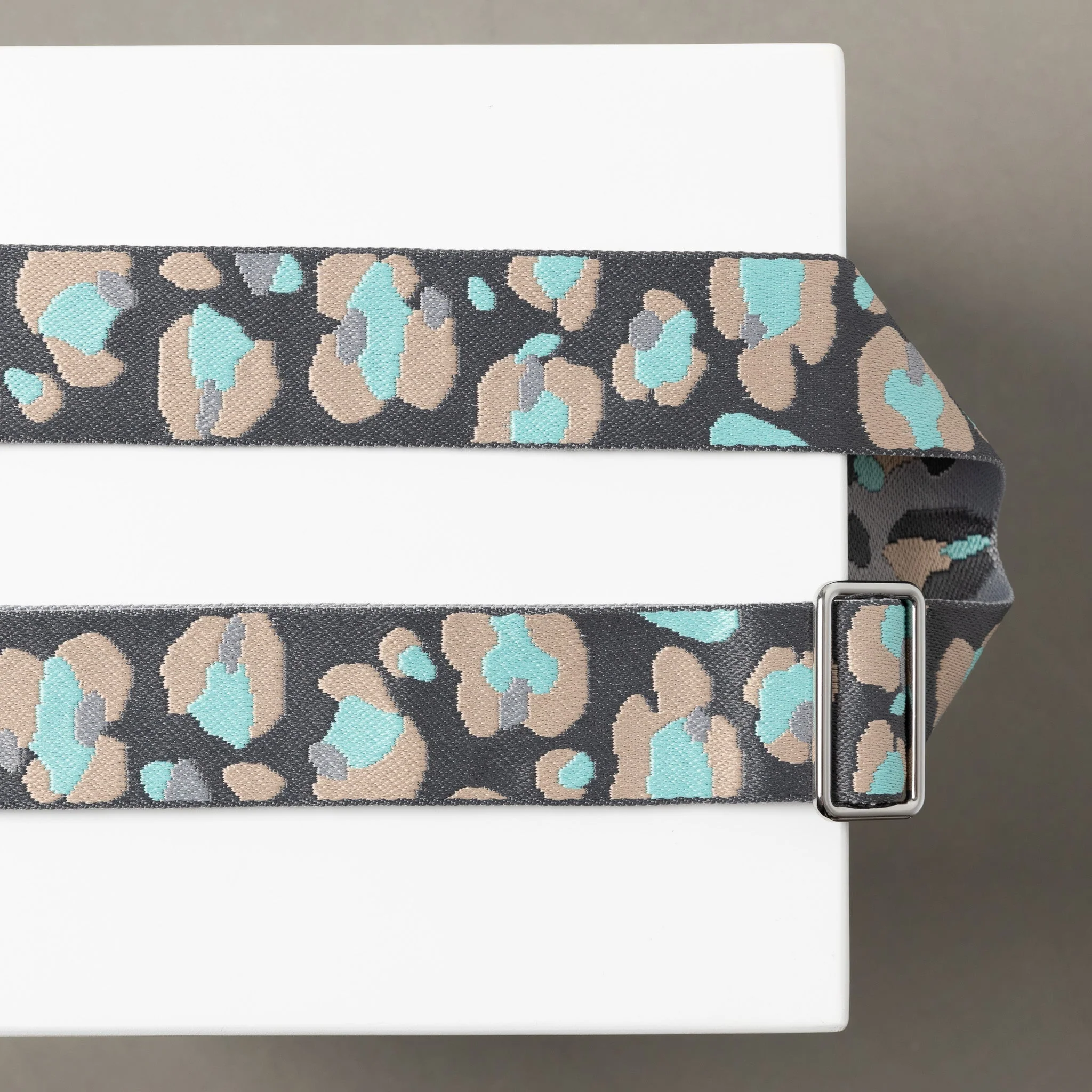 strap abstract leopard taupe/mint - tan - Image 5