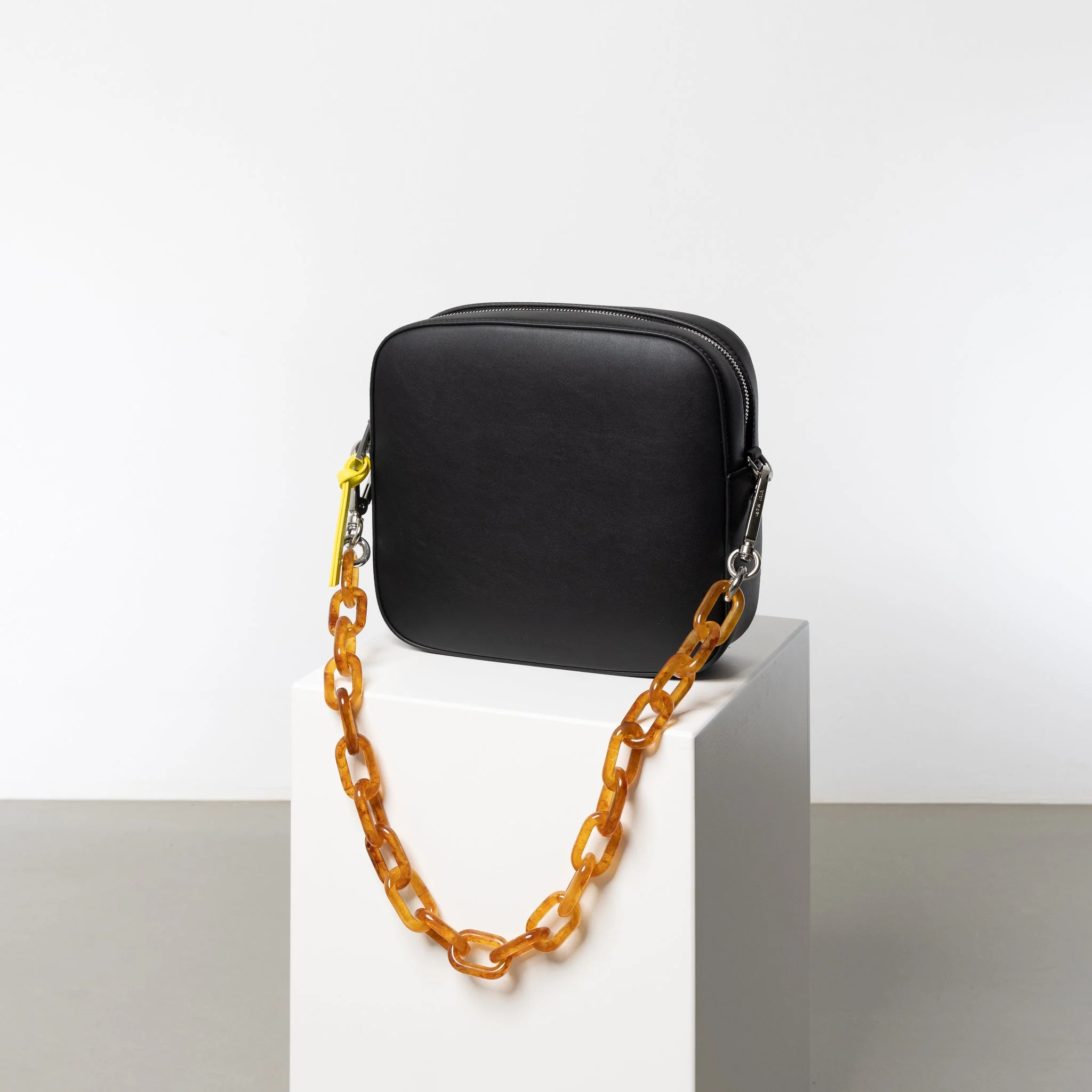 strap acrylic chain amber - short - Image 15
