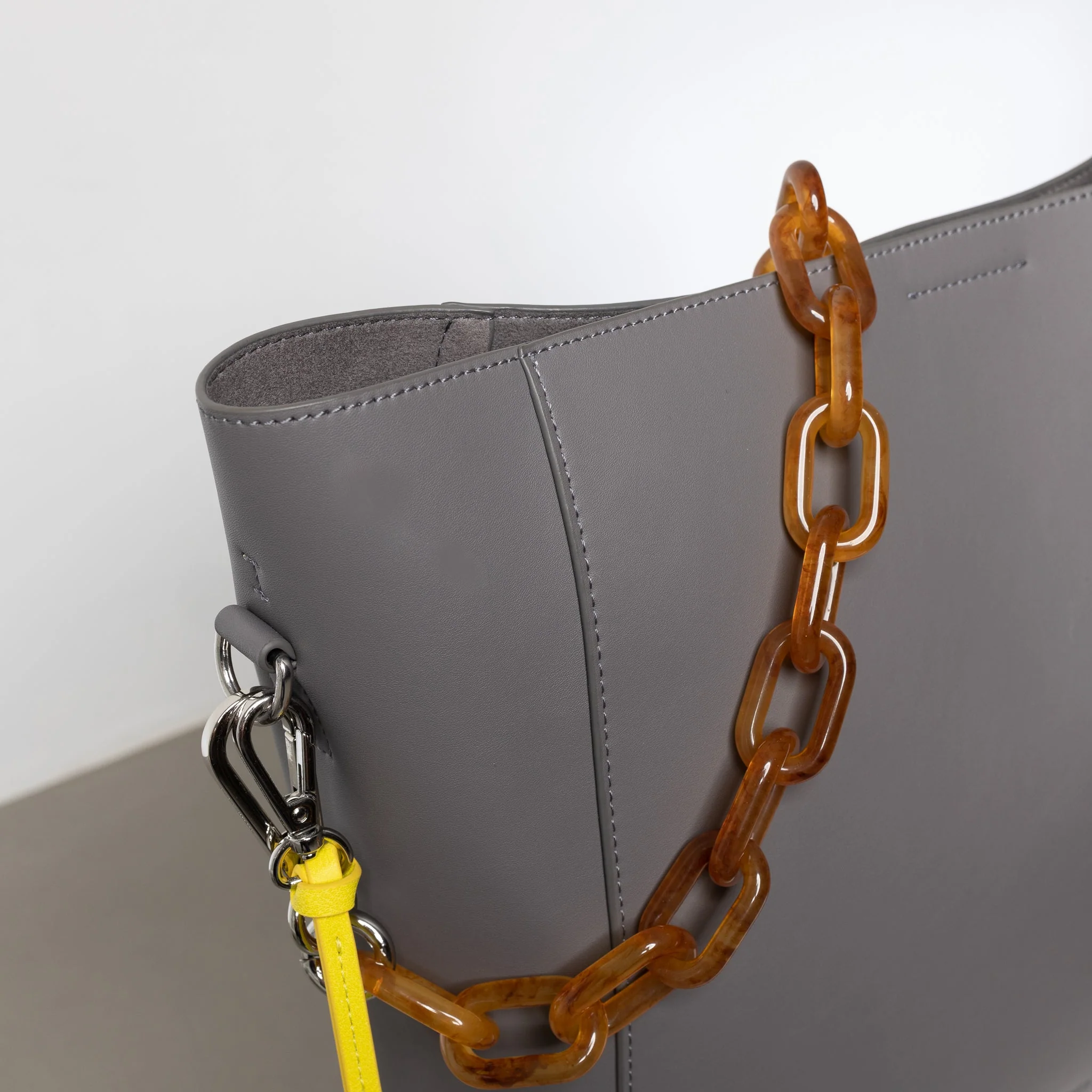 strap acrylic chain amber - short - Image 16