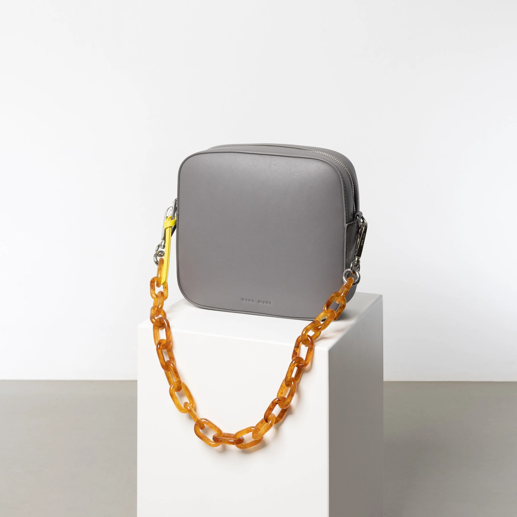 strap acrylic chain amber - short - Image 4