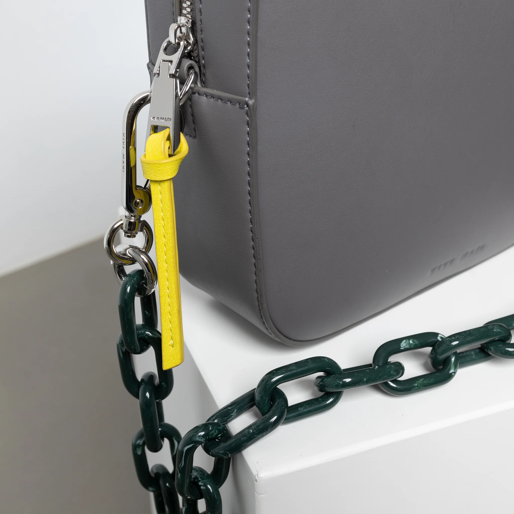 strap acrylic chain forest green - short - Image 21