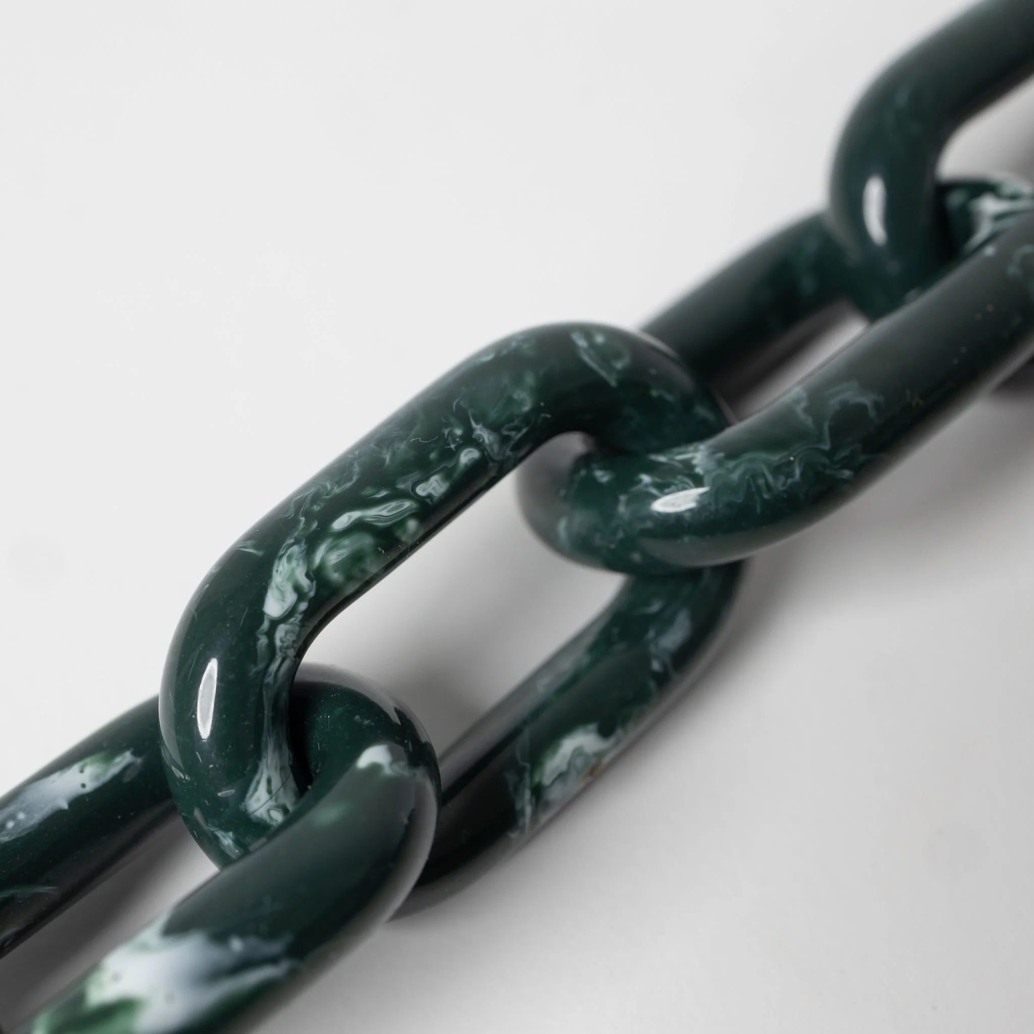 strap acrylic chain forest green - short - Image 3