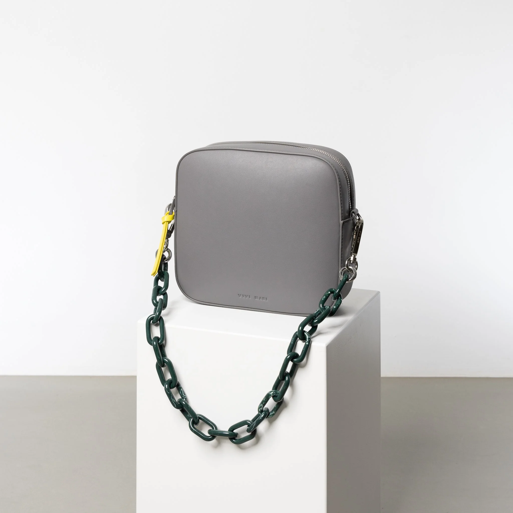 strap acrylic chain forest green - short - Image 4