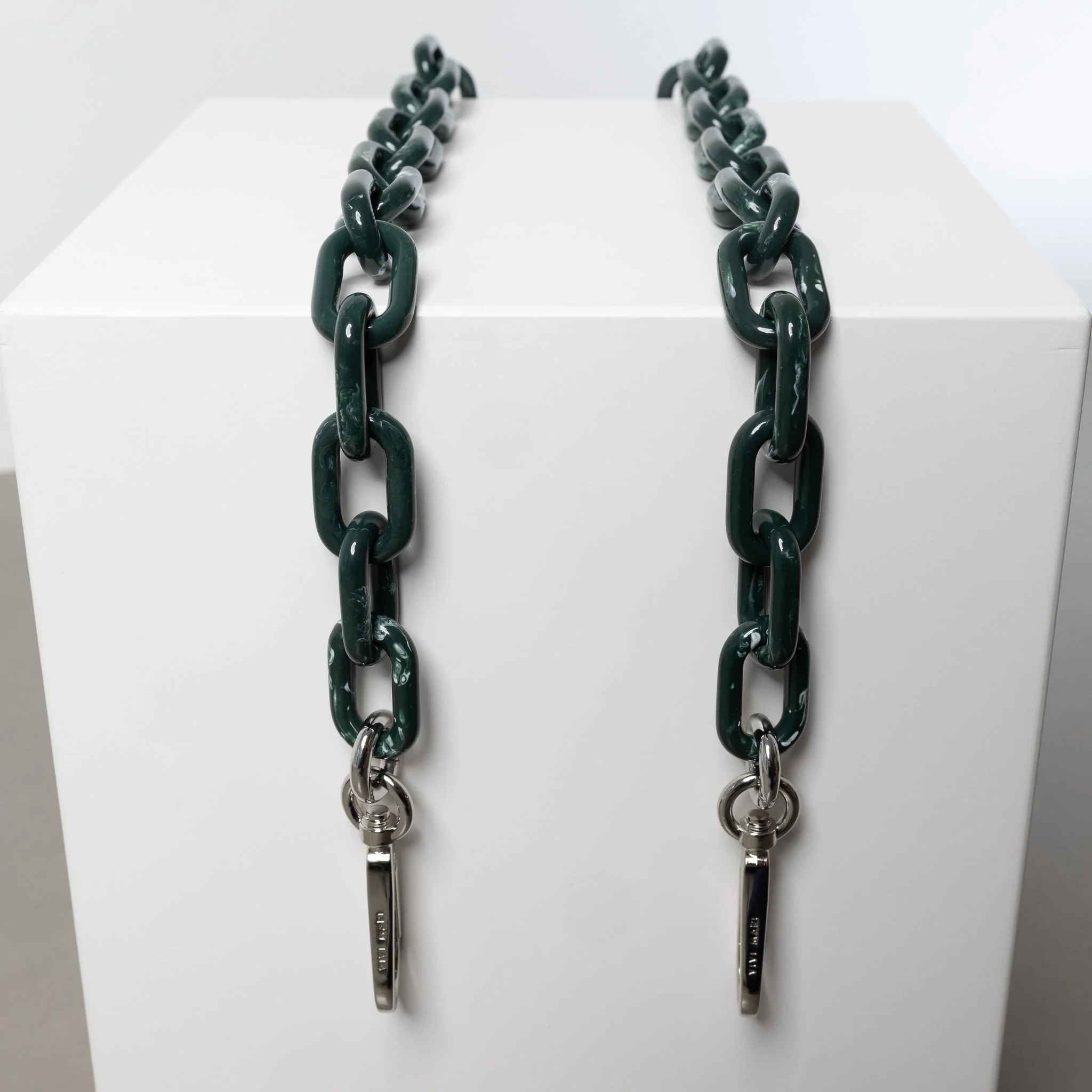 strap acrylic chain forest green - short - Image 8