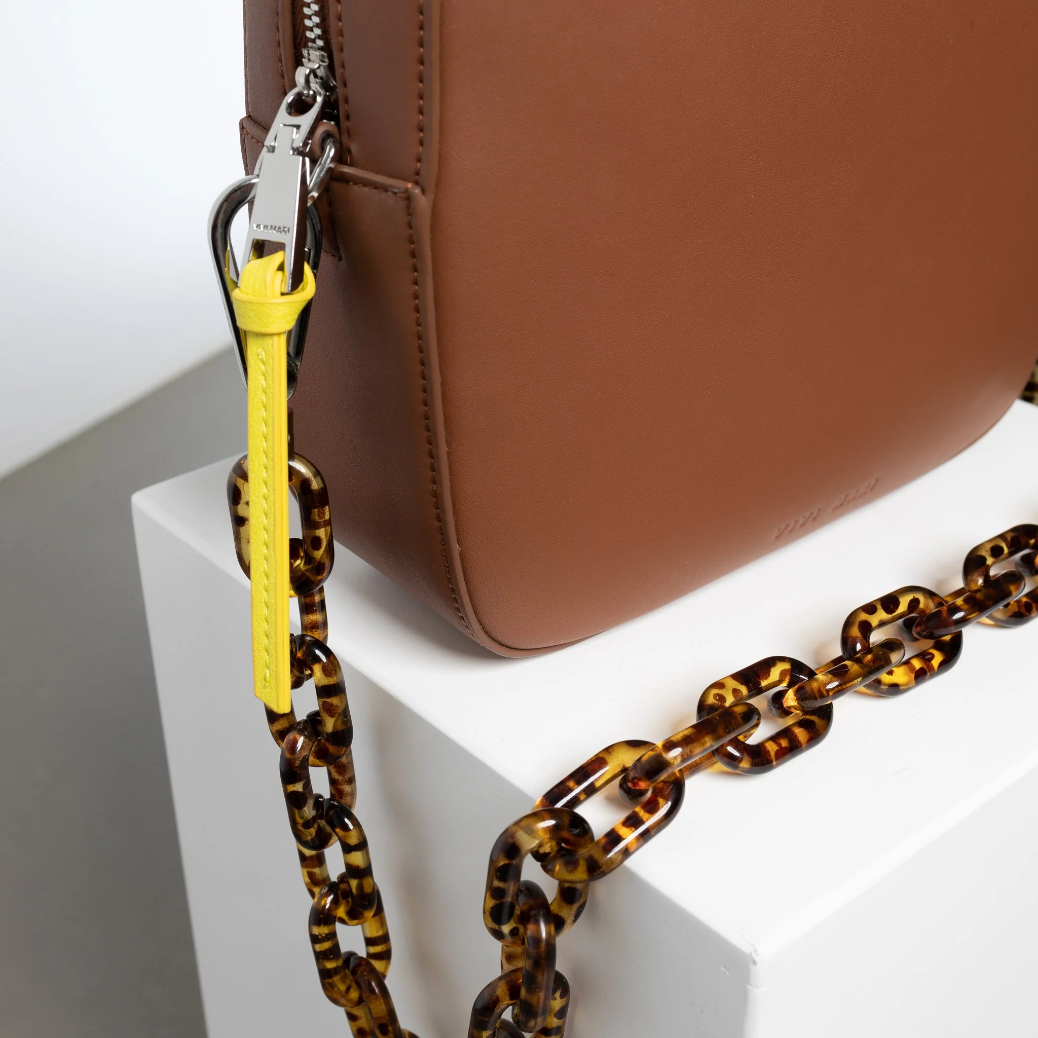 strap acrylic chain leo - long - Image 4