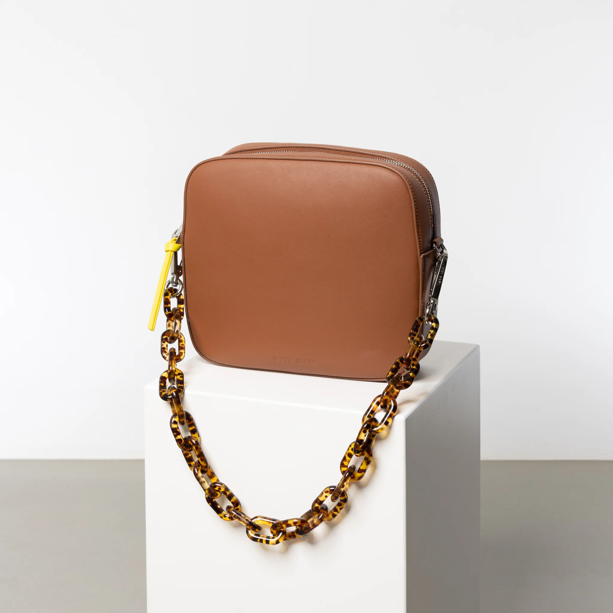 strap acrylic chain leo - short - Image 12