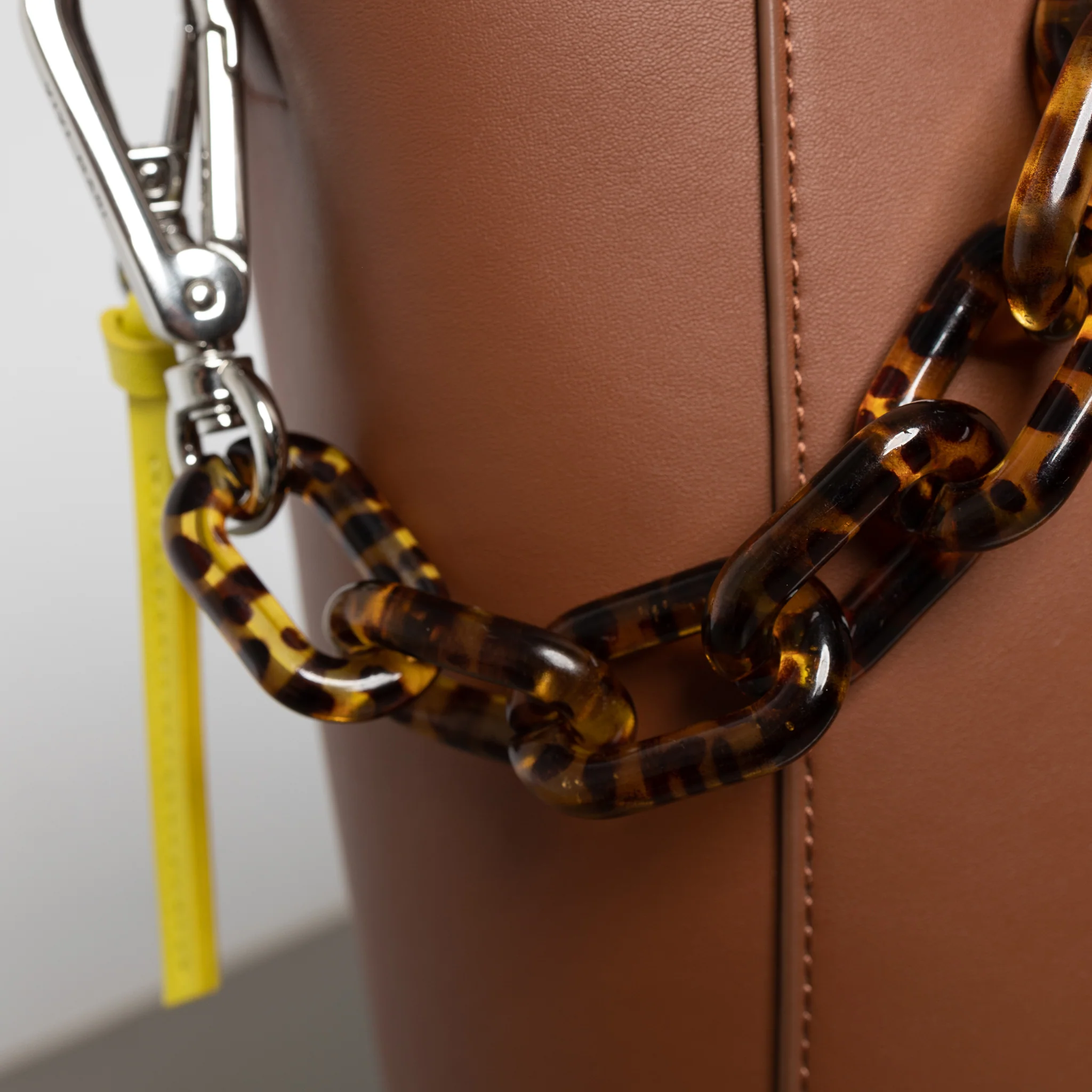 strap acrylic chain leo - short - Image 14