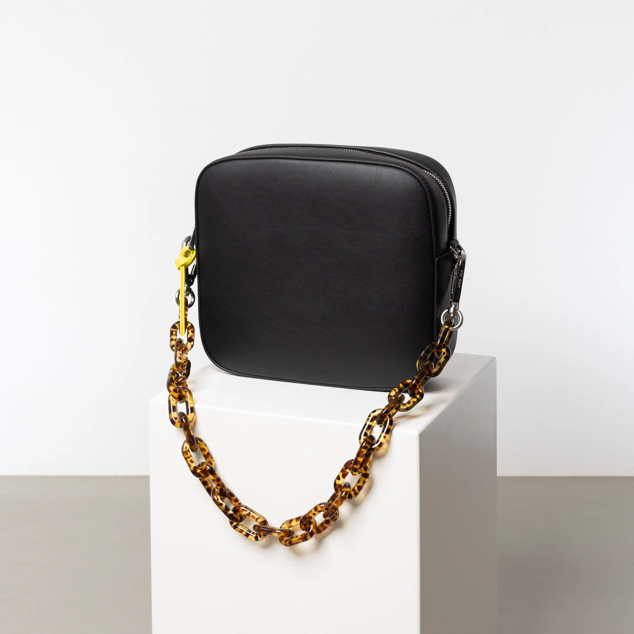 strap acrylic chain leo - short - Image 2