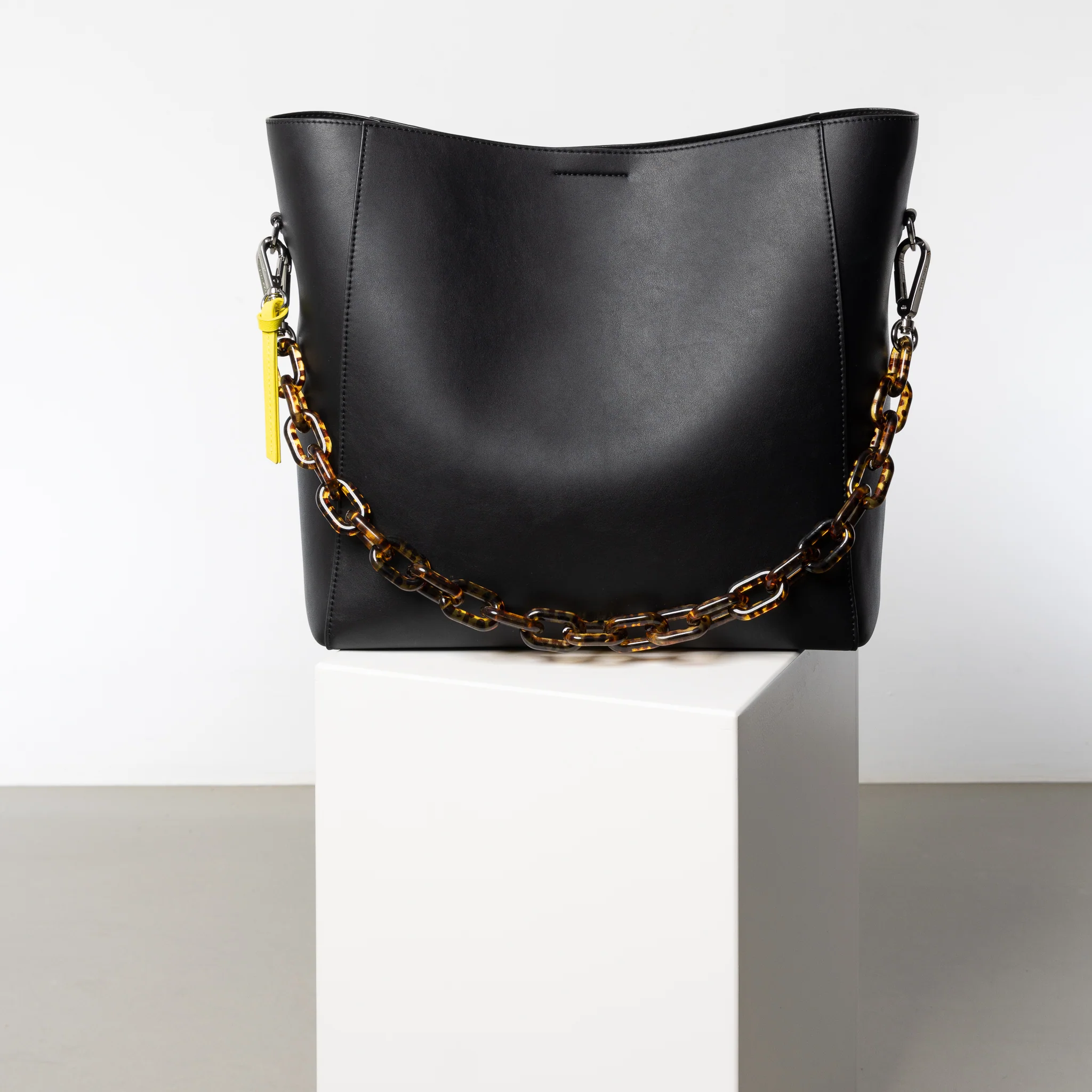 strap acrylic chain leo - short - Image 5