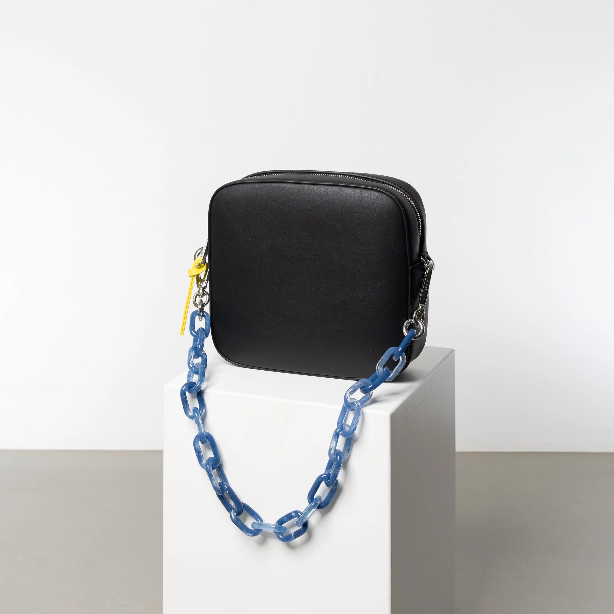 strap acrylic chain ocean blue - short - Image 11