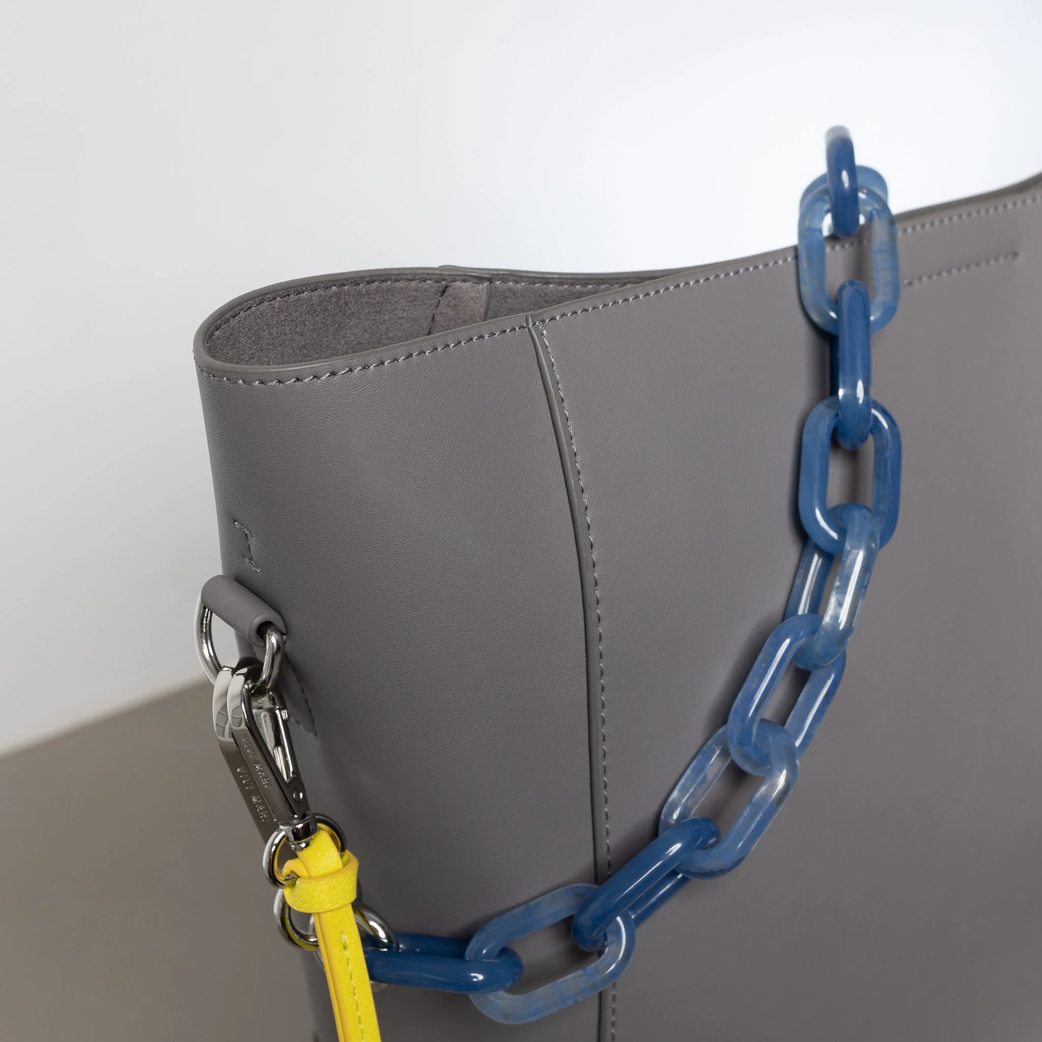 strap acrylic chain ocean blue - short - Image 9