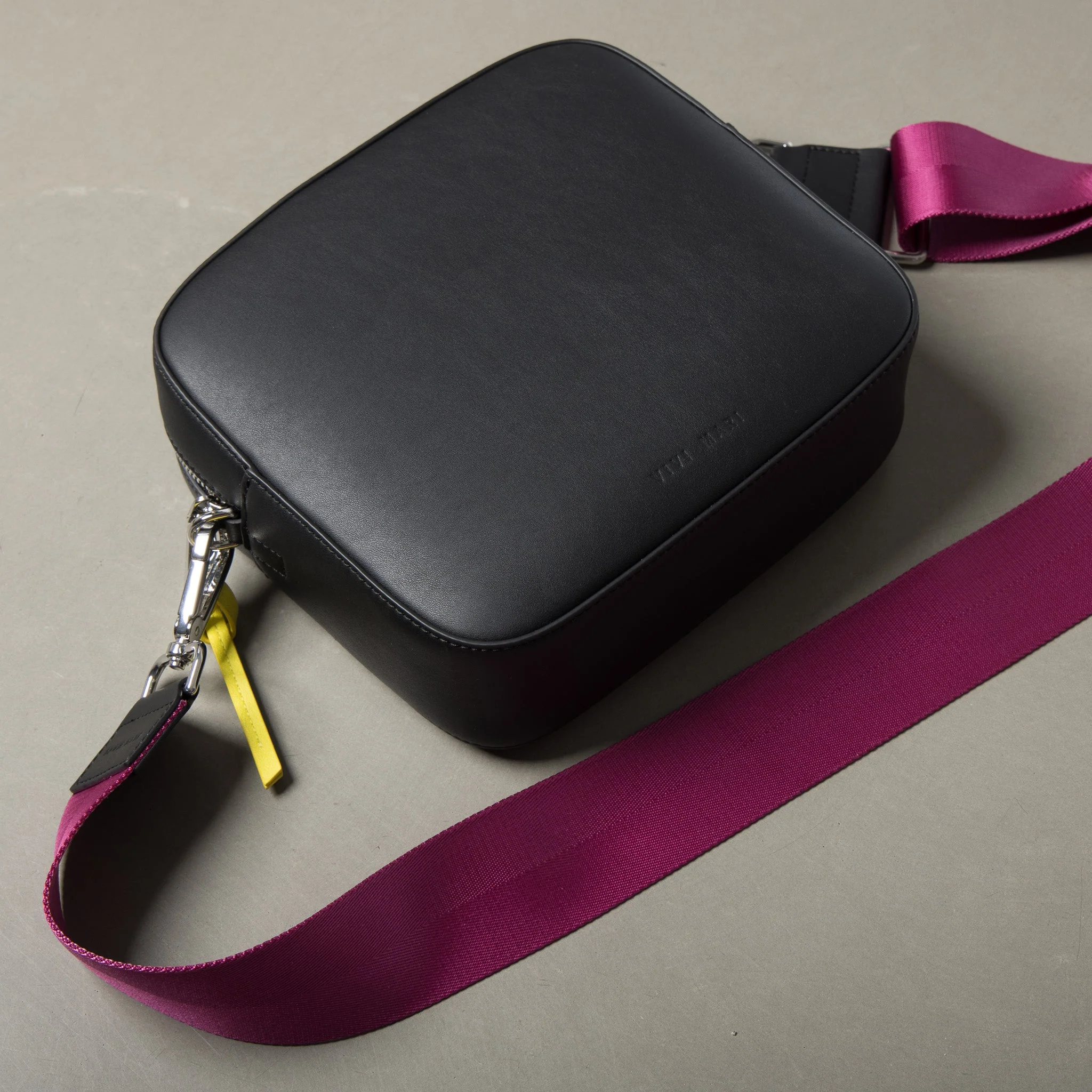strap deep magenta - black - Image 8