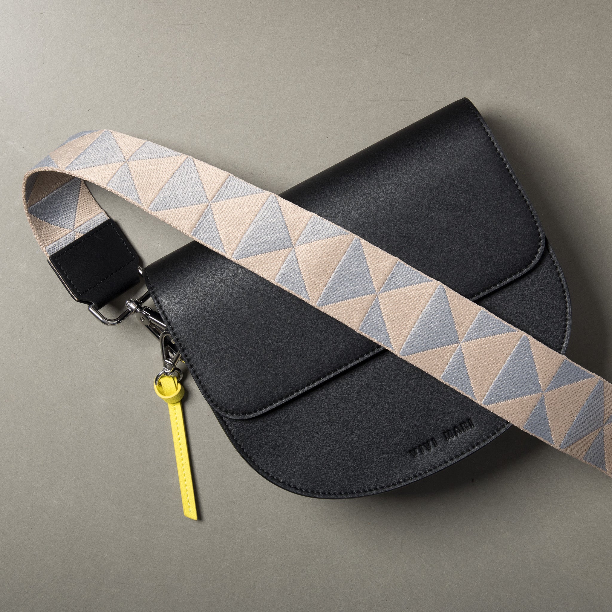 strap triangles grey/beige - black - Image 6