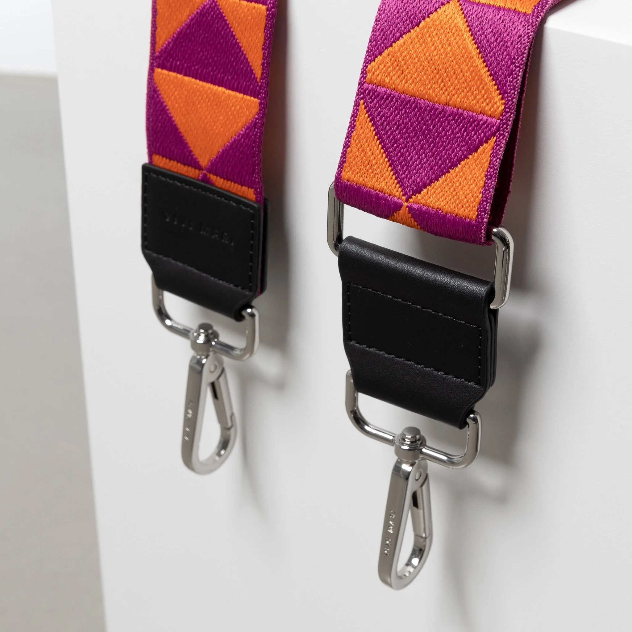 strap triangles magenta/orange - black - Image 10
