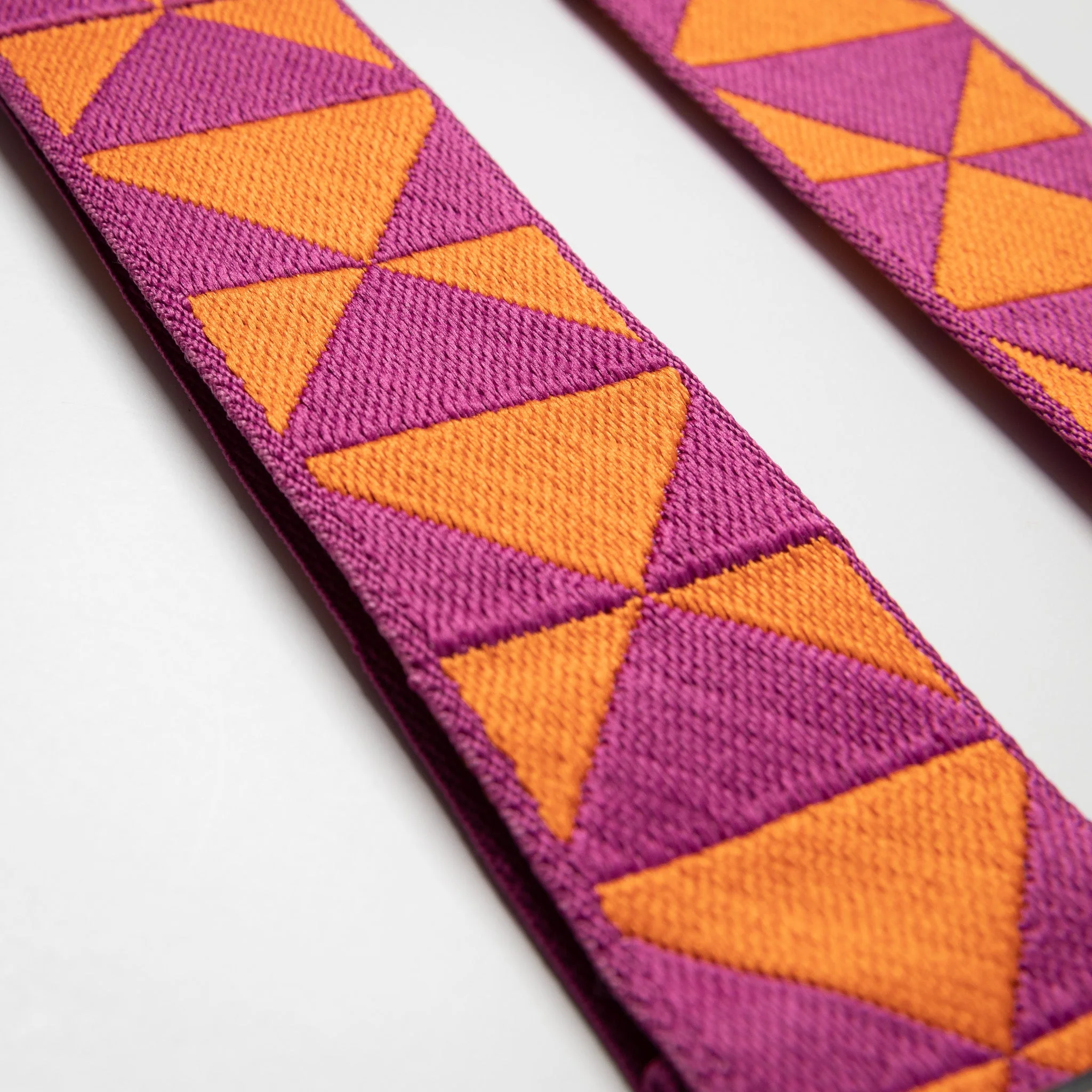 strap triangles magenta/orange - black - Image 3