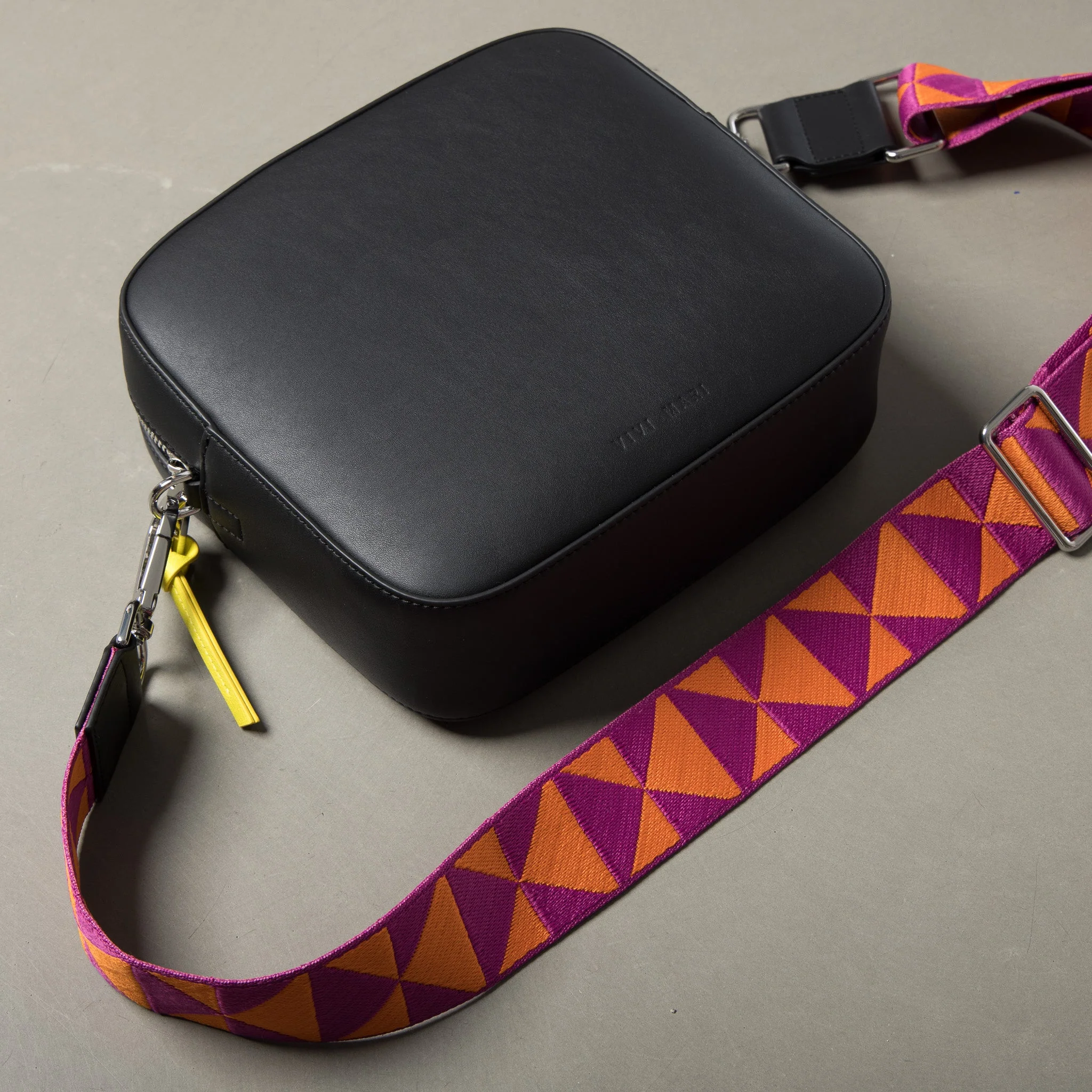 strap triangles magenta/orange - black - Image 8