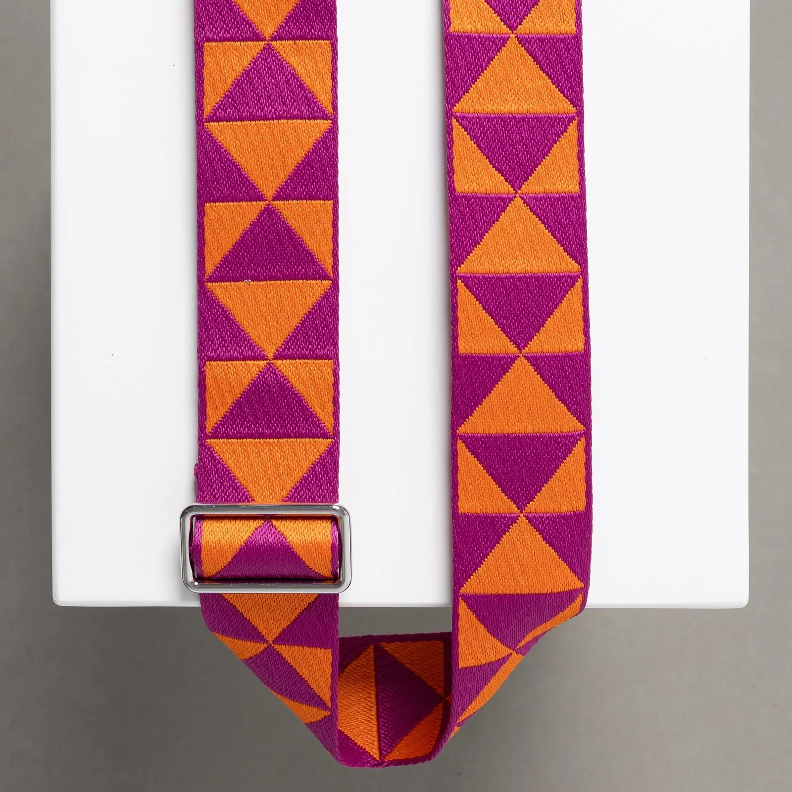 strap triangles magenta/orange - navy - Image 8
