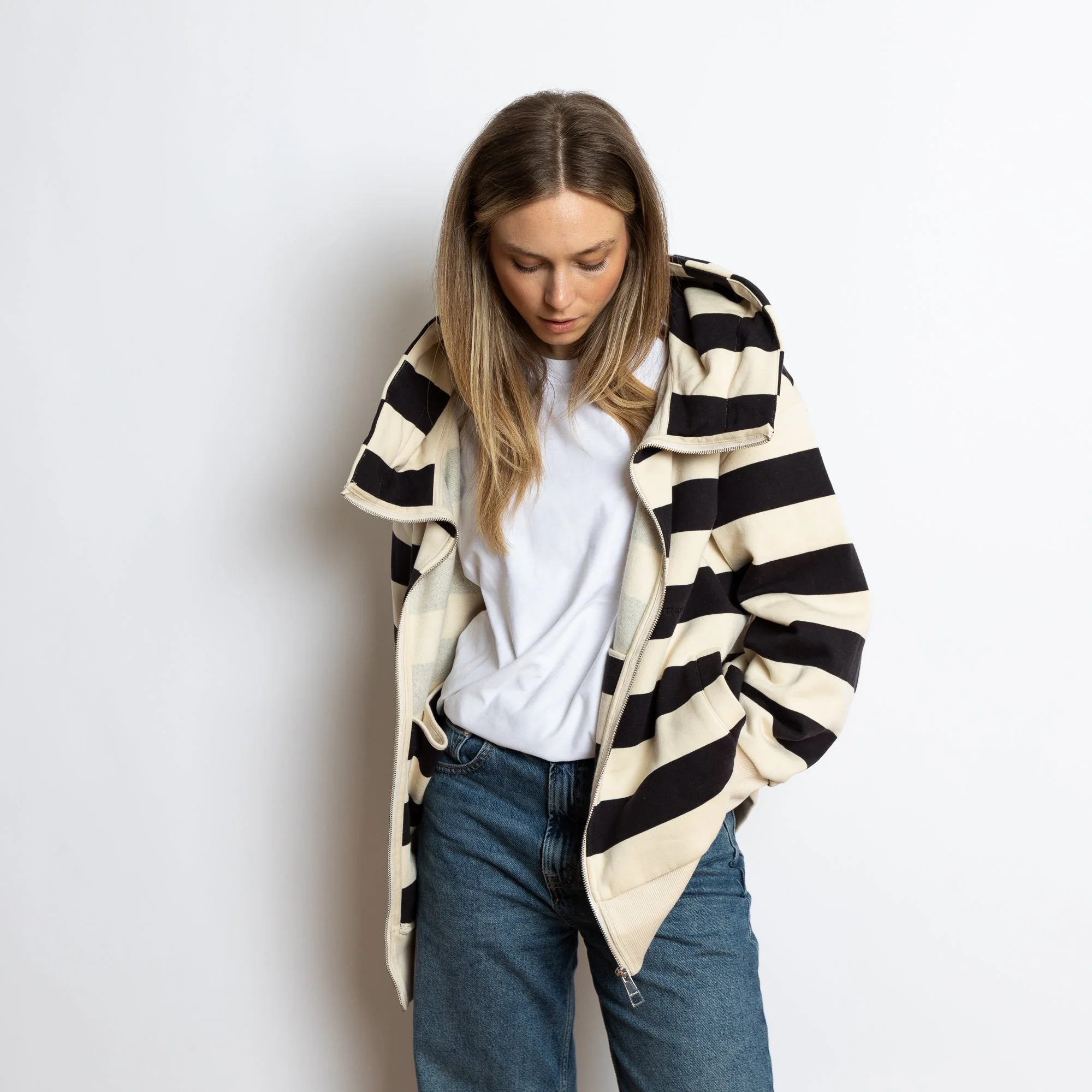 Sweat Jacket hoodie - bold stripes black/sand - Image 4