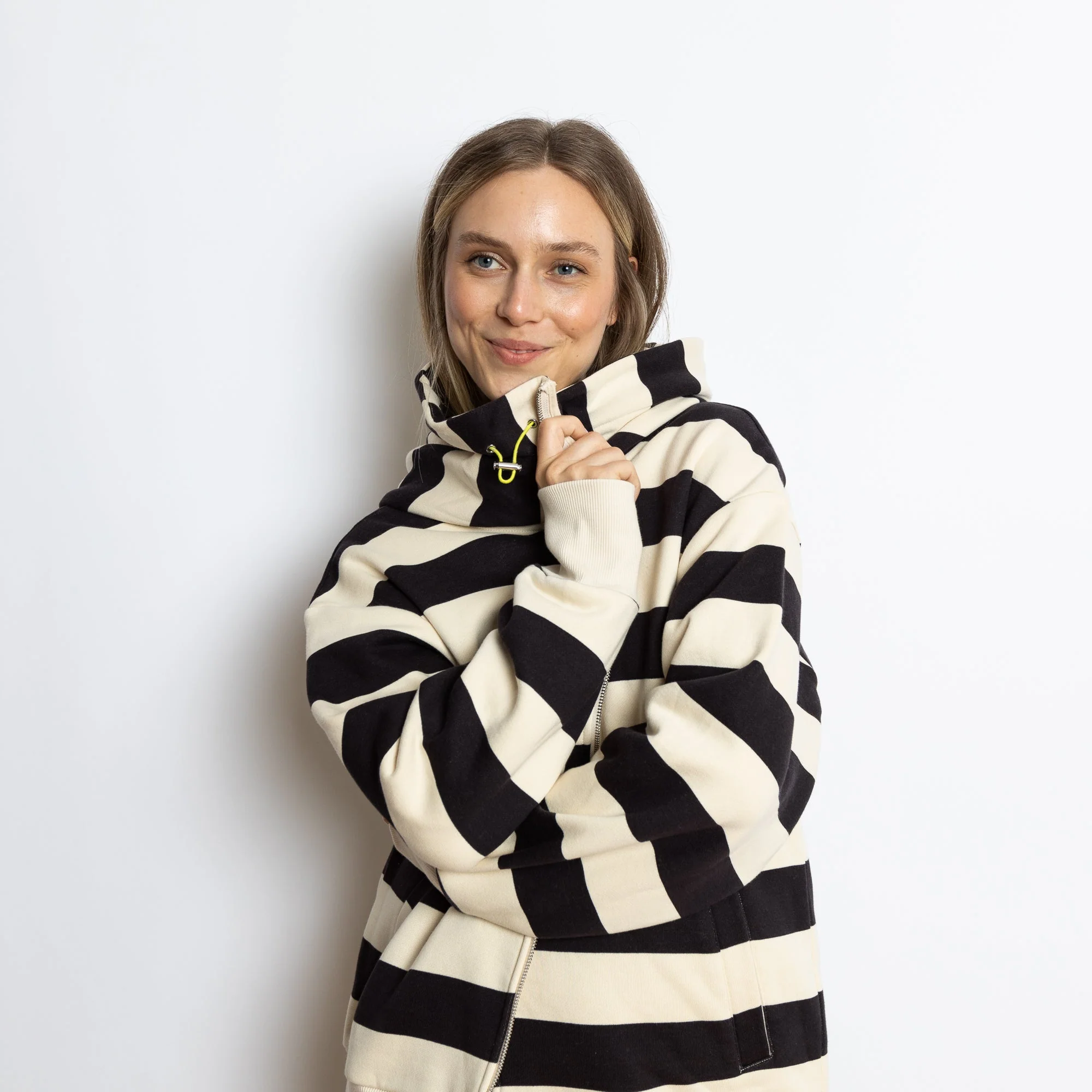 Sweat Jacket hoodie - bold stripes black/sand - Image 8