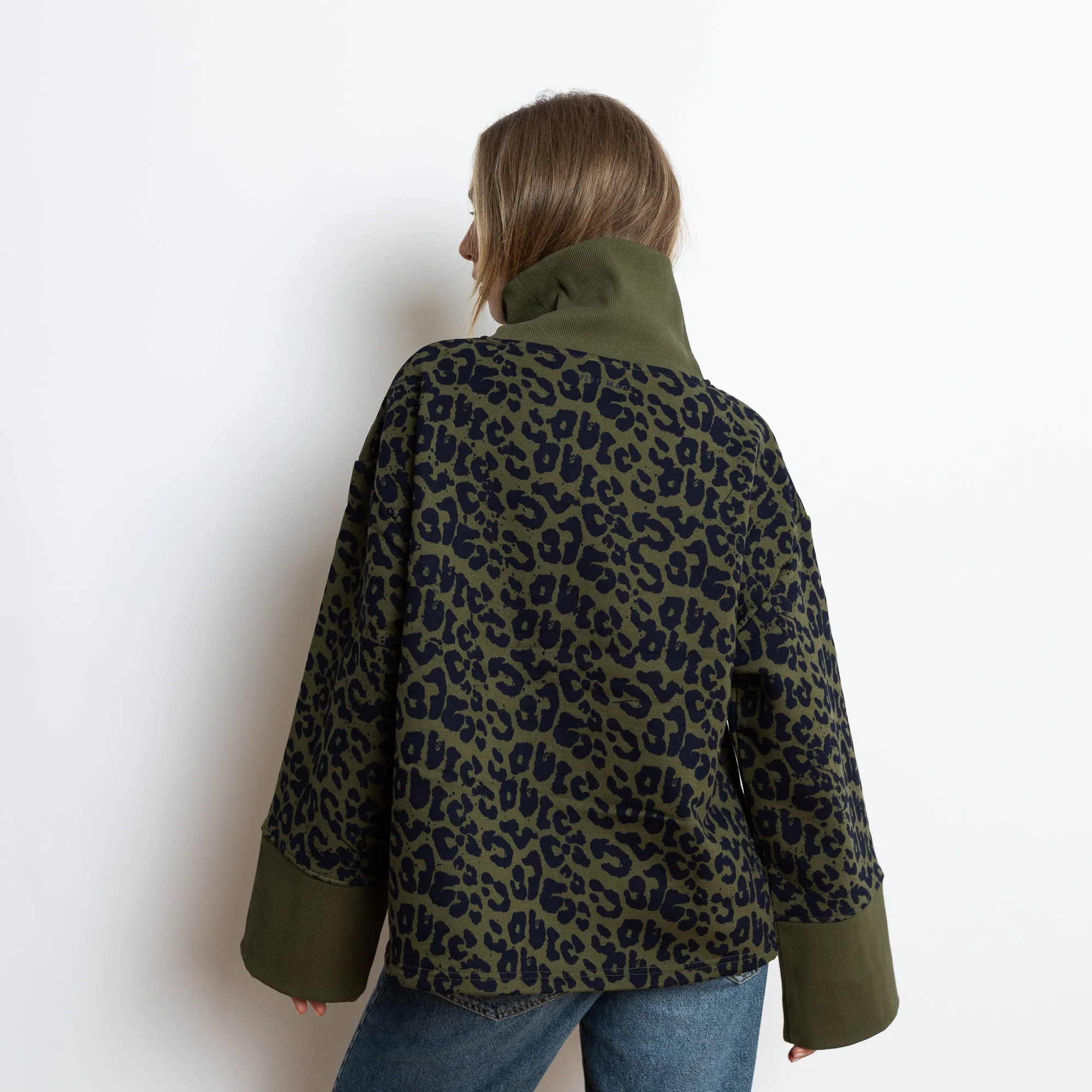 Sweatshirt turtle neck - leo splashes navy/olive - Image 7