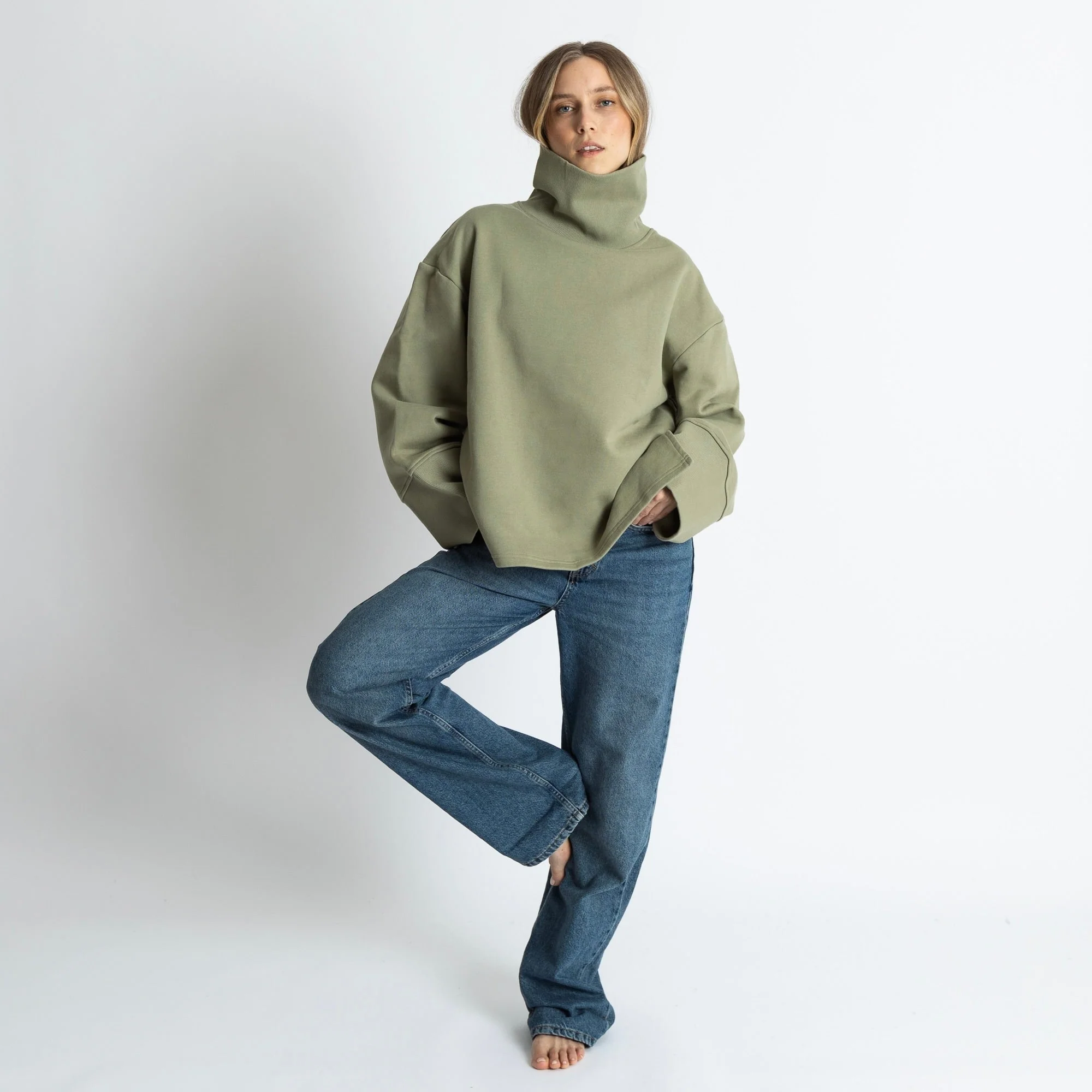 Sweatshirt turtle neck - solid pale olive - Image 10