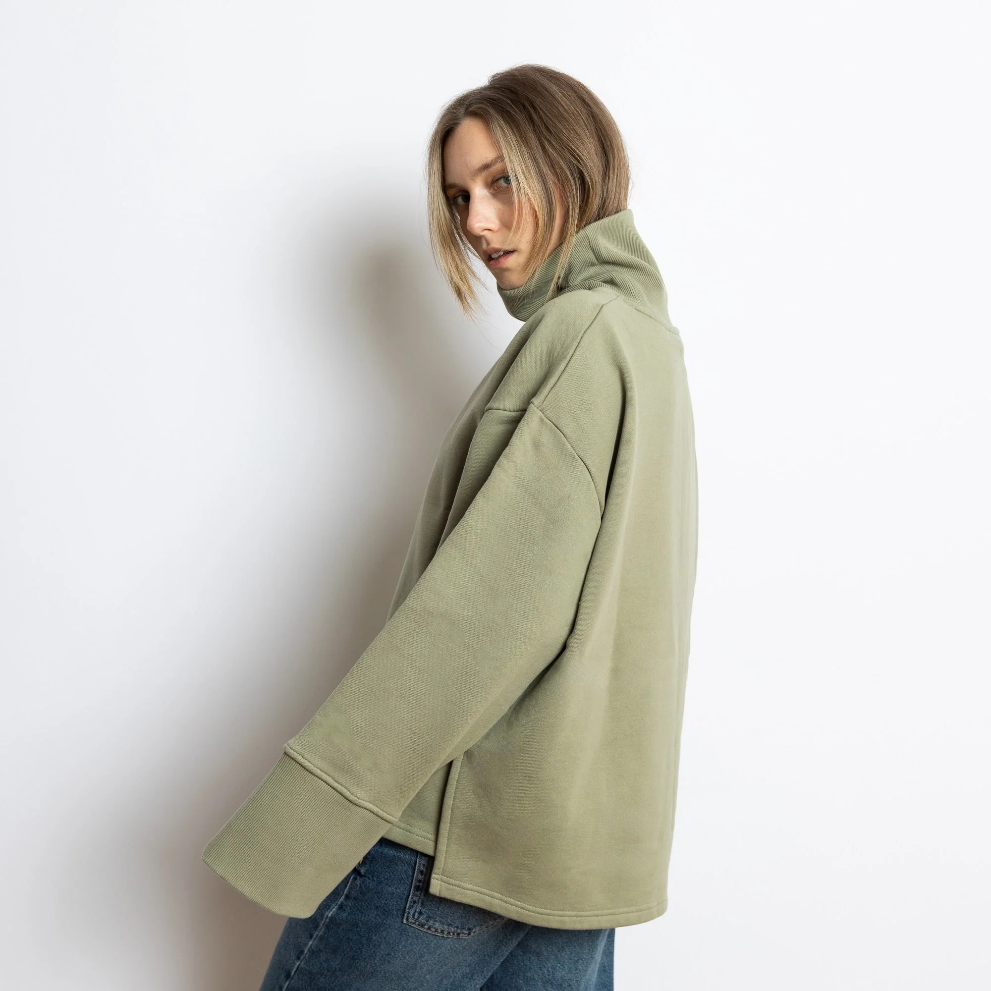 Sweatshirt turtle neck - solid pale olive - Image 3