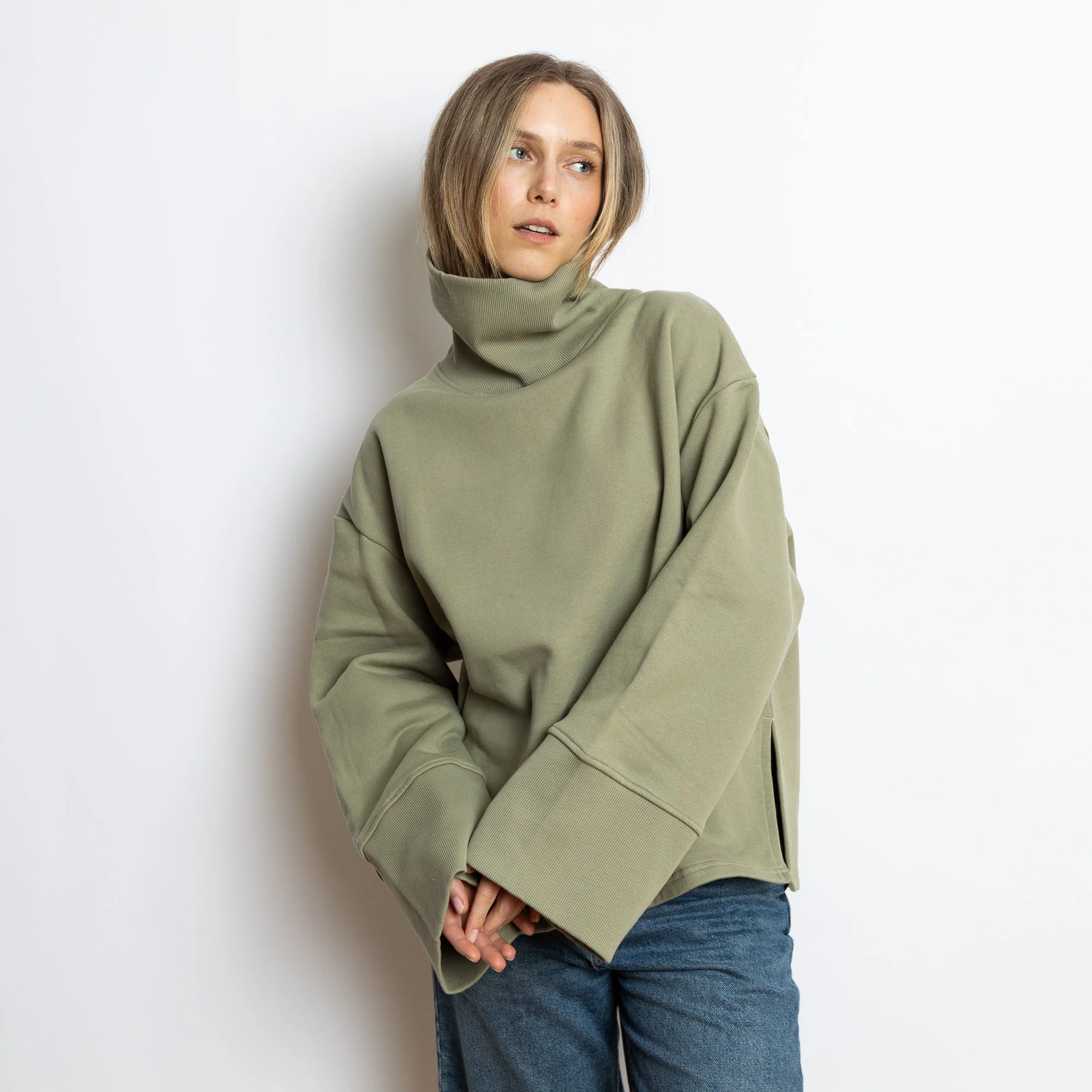Sweatshirt turtle neck - solid pale olive - Image 7