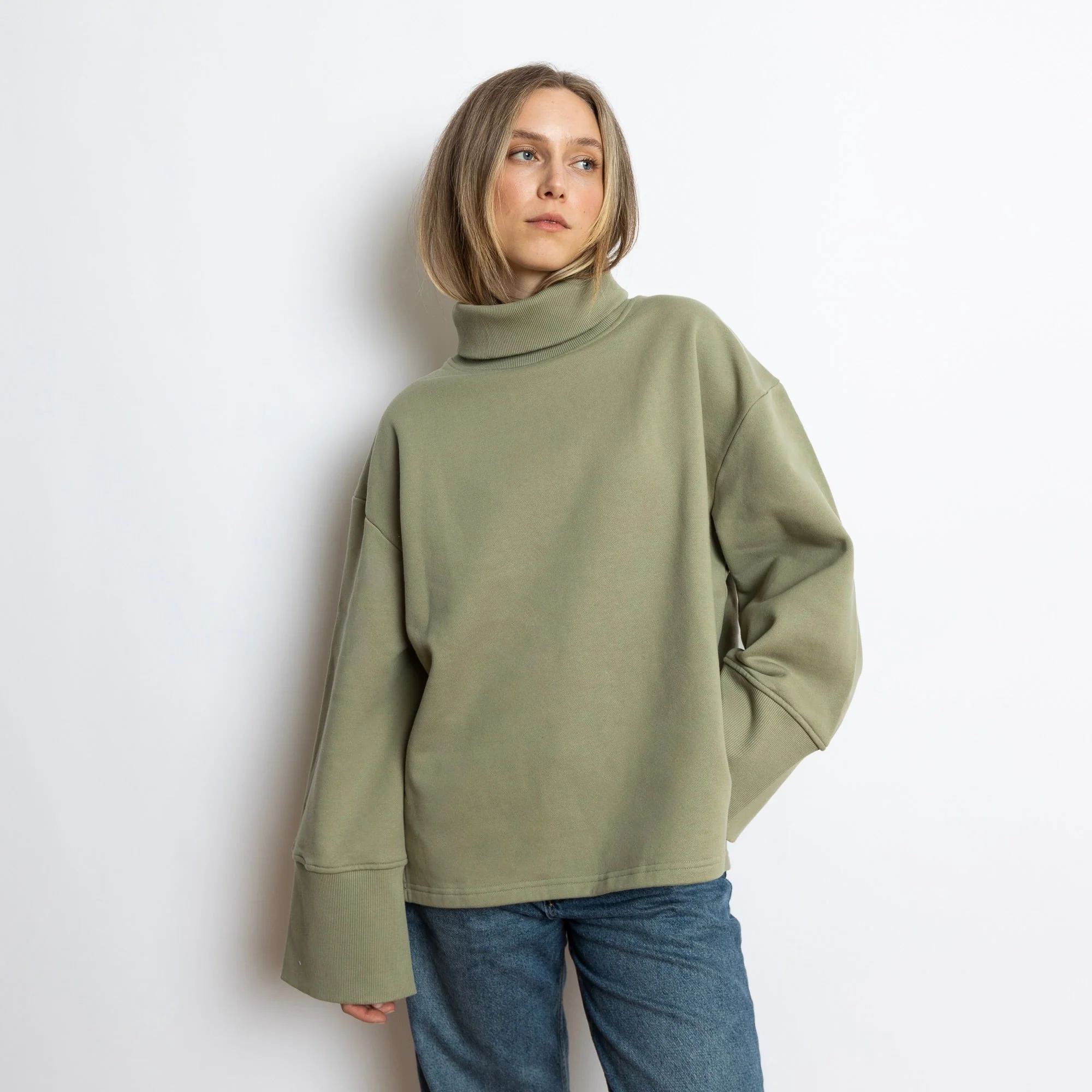 Sweatshirt turtle neck - solid pale olive - Image 9